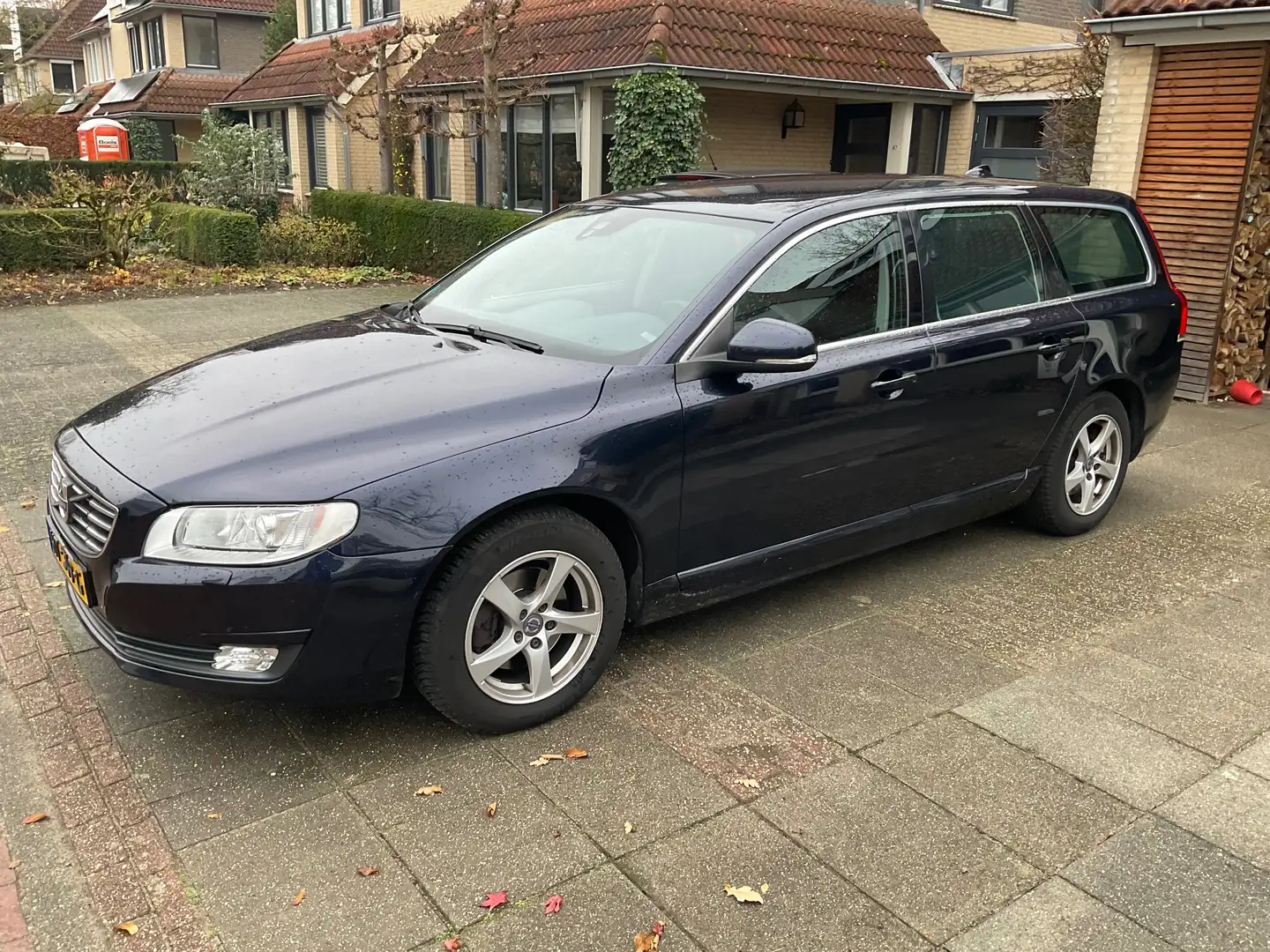 Volvo V70 V70 2.0 D4 Classic Edition Blauw - 1