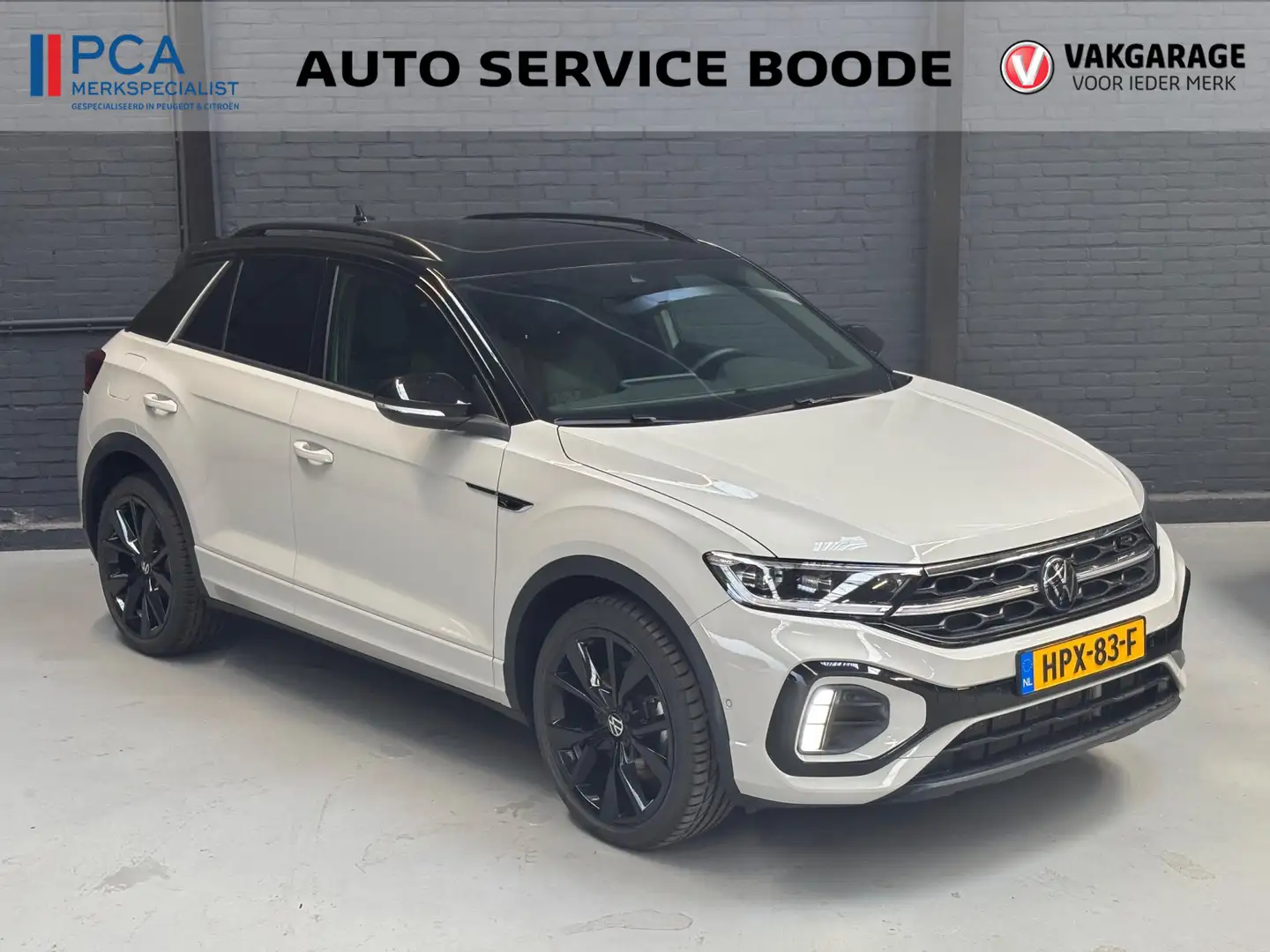 Volkswagen T-Roc 1.5 TSI (150pk) R-Line automaat - panoramadak - Be Grijs - 2