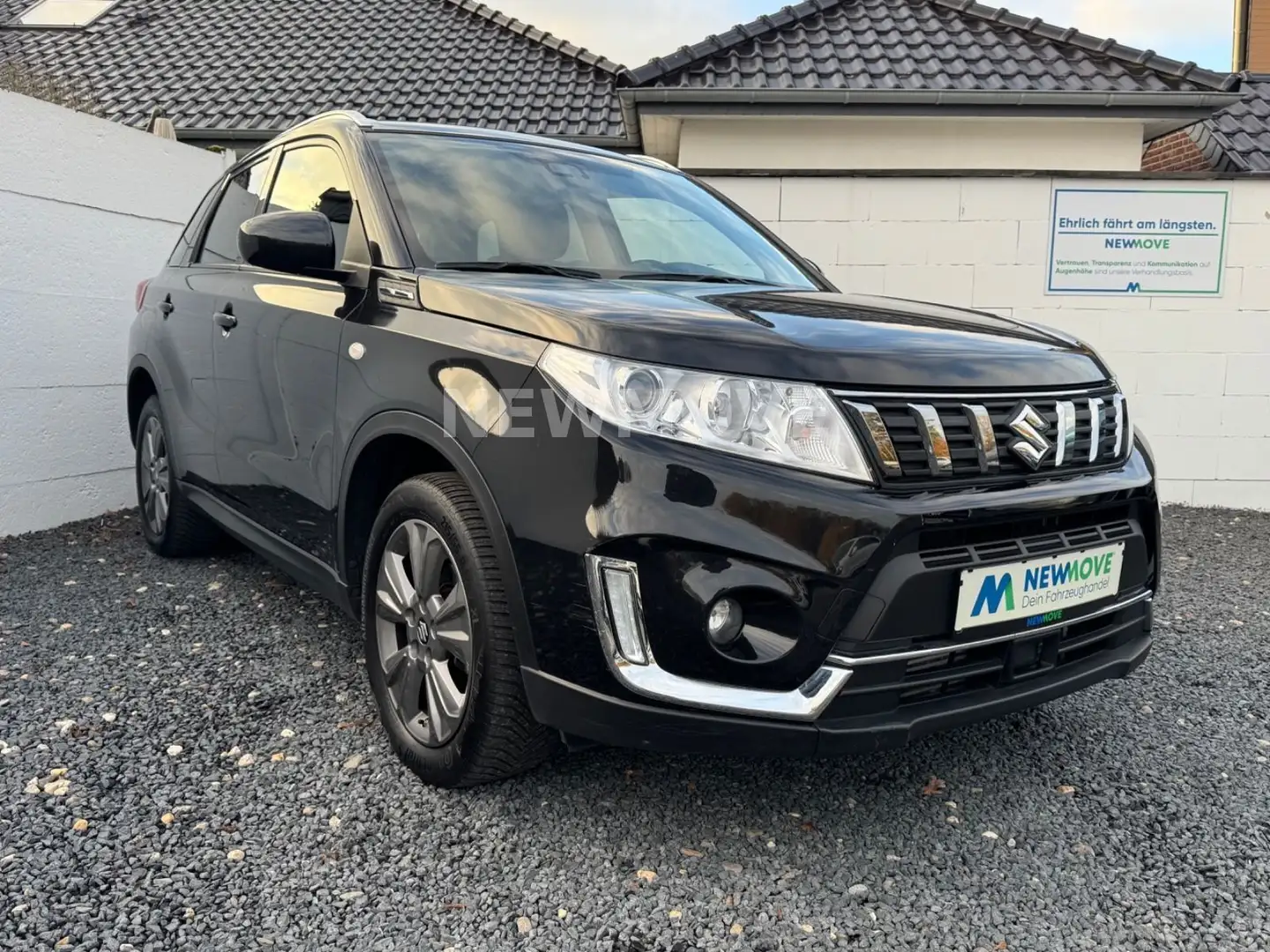 Suzuki Vitara 1.0 Auto. Comfort 4x4 SHZ ACC Navi Nero - 1