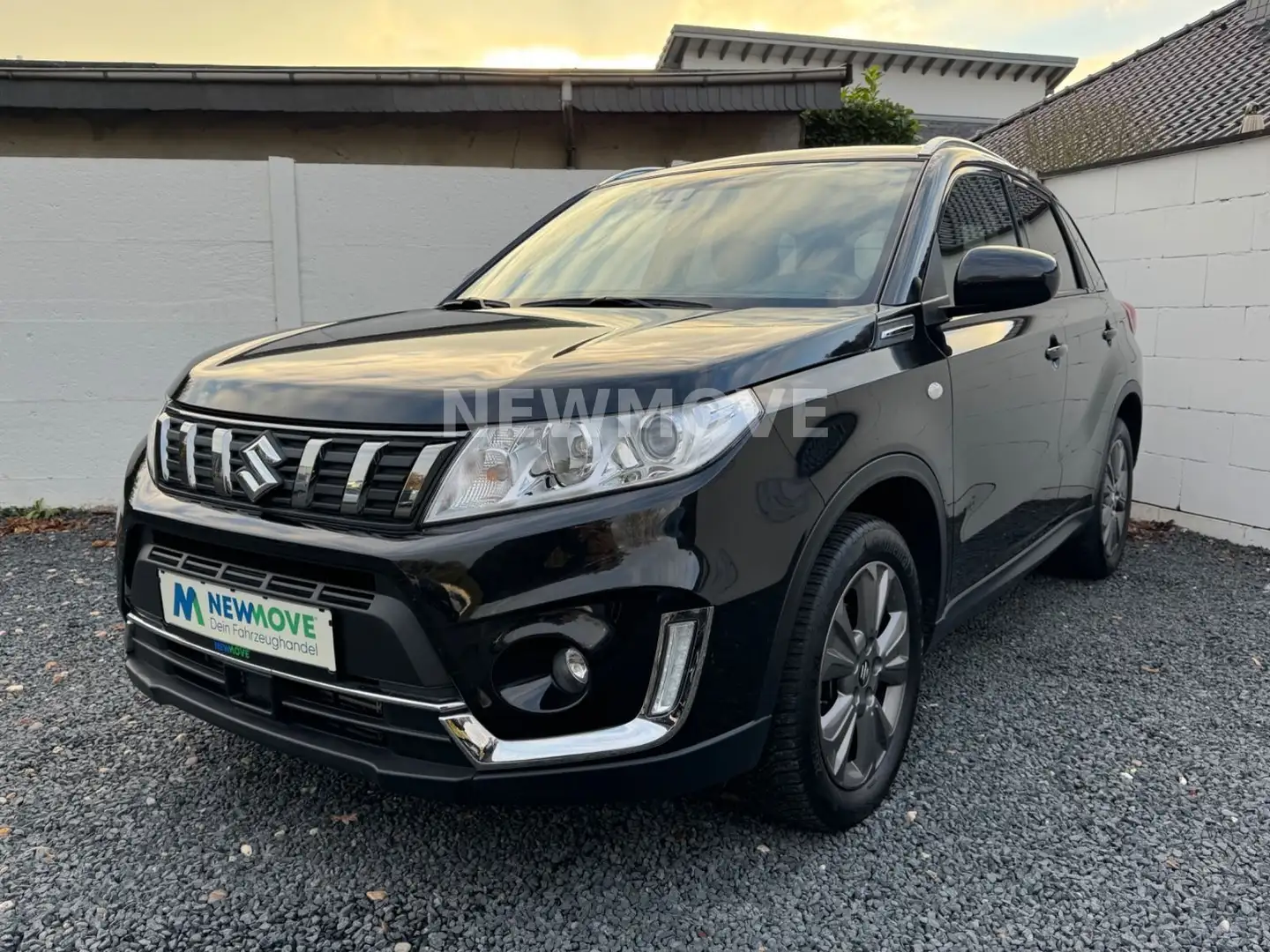 Suzuki Vitara 1.0 Auto. Comfort 4x4 SHZ ACC Navi Nero - 2
