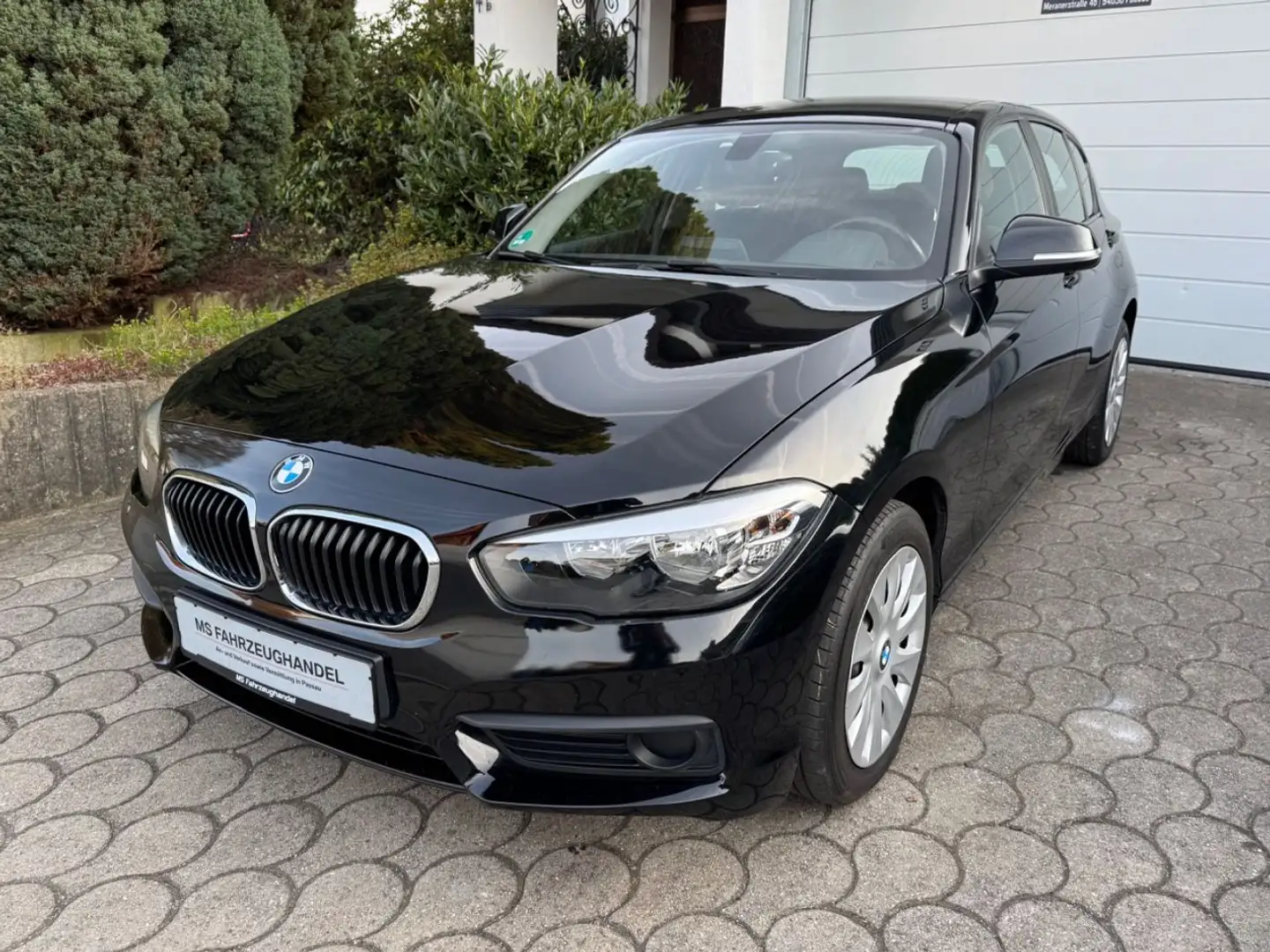 BMW 116 i Facelift *Turbo & Service neu*TÜV 07/26* Schwarz - 1