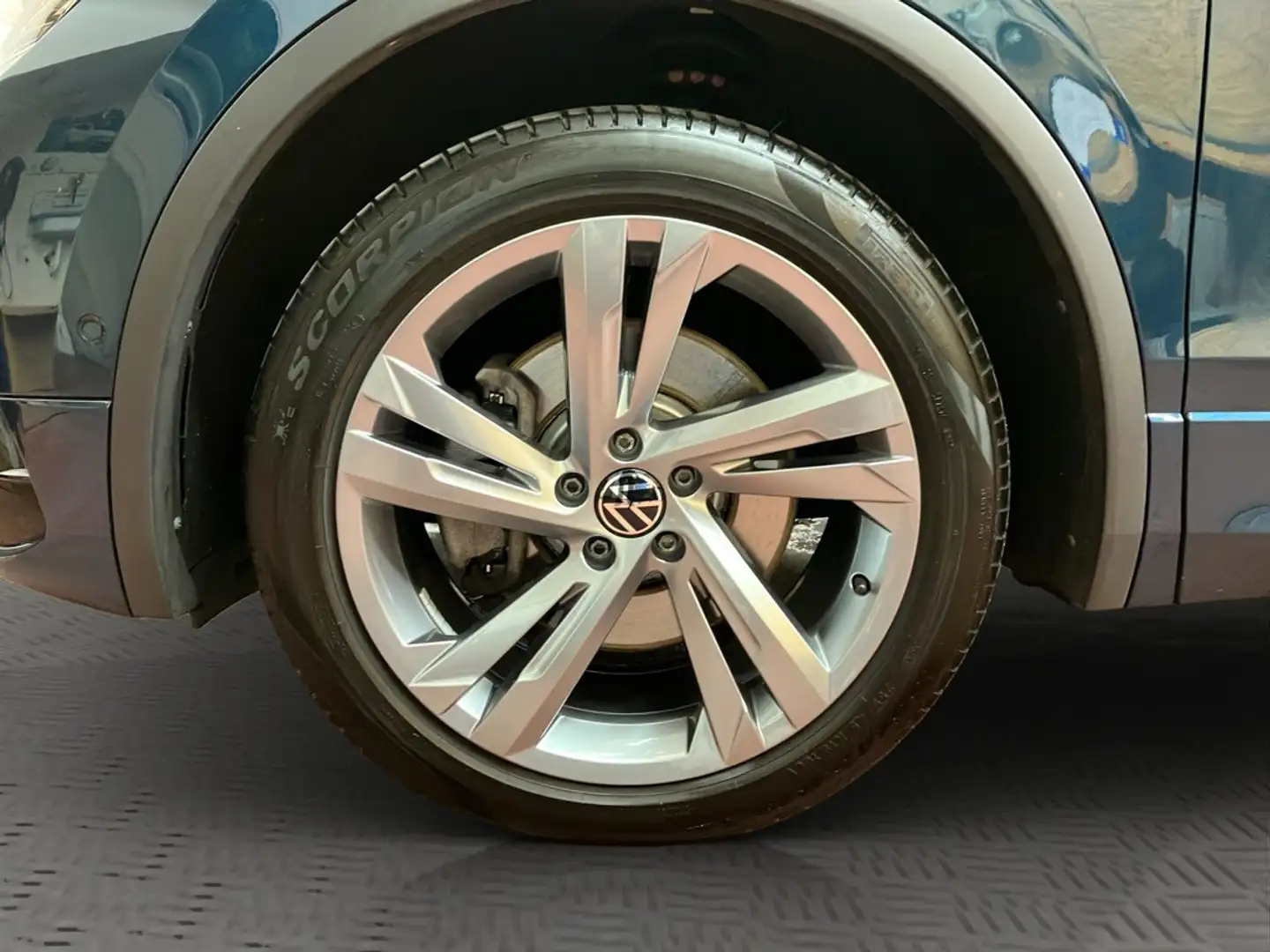 Volkswagen Tiguan 1.4 eHybrid DSG R-Line ACC AHK Pano Navi Blau - 2