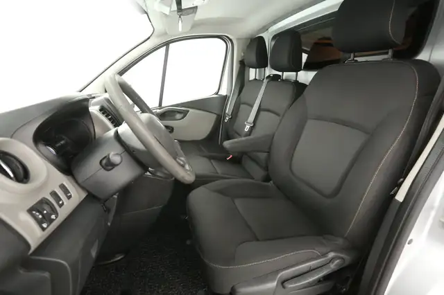 Renault Trafic view 9