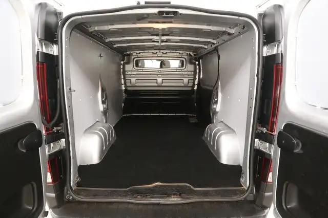 Renault Trafic view 3