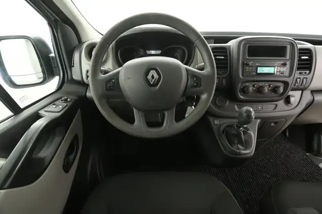 Renault Trafic view 2