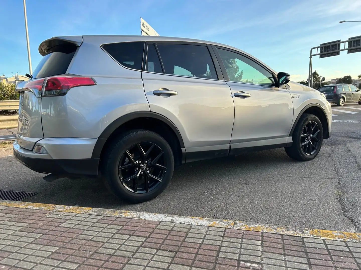 Toyota RAV 4 Rav4 IV 2016 Rav4 2.5 Active 2wd Hybrid Grigio - 1