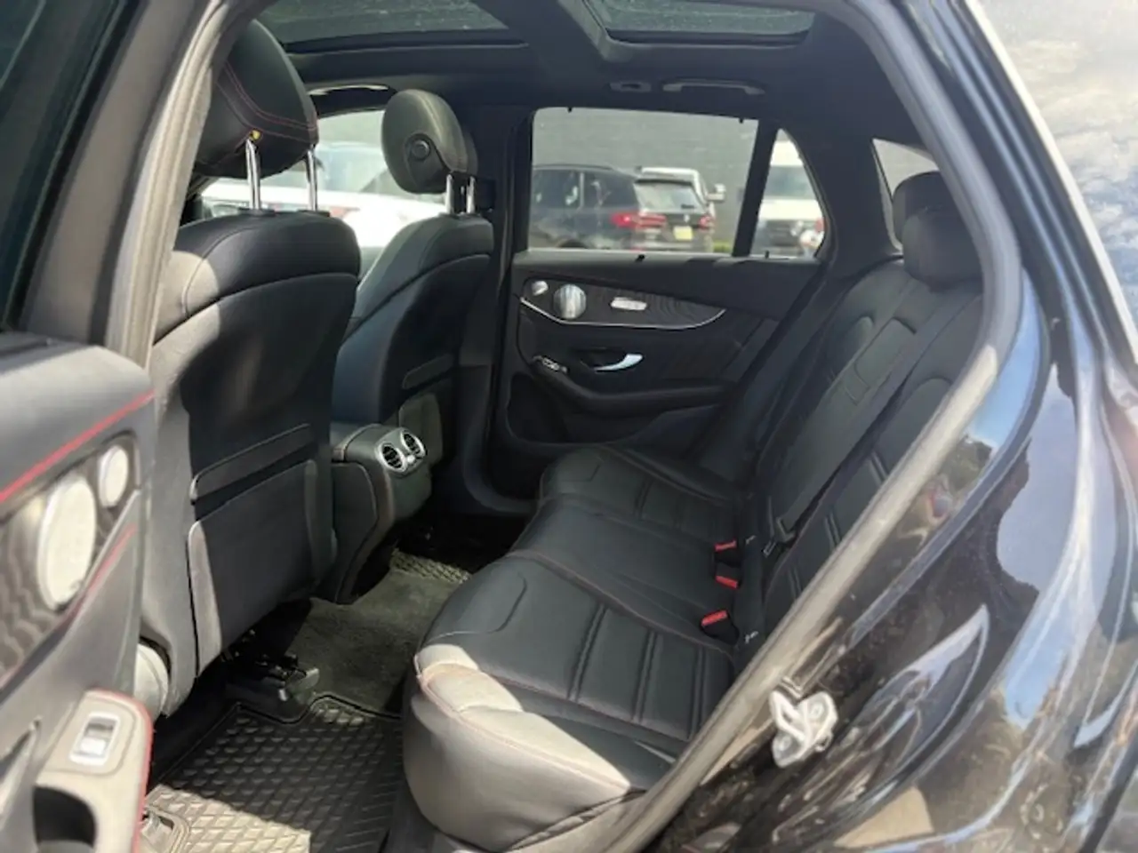 Mercedes-Benz GLC снимка Mercedes-Benz GLC