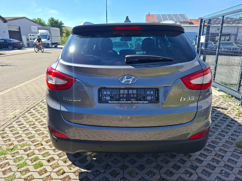 Hyundai iX35 FIFA World Cup Edition 2WD — photo 3