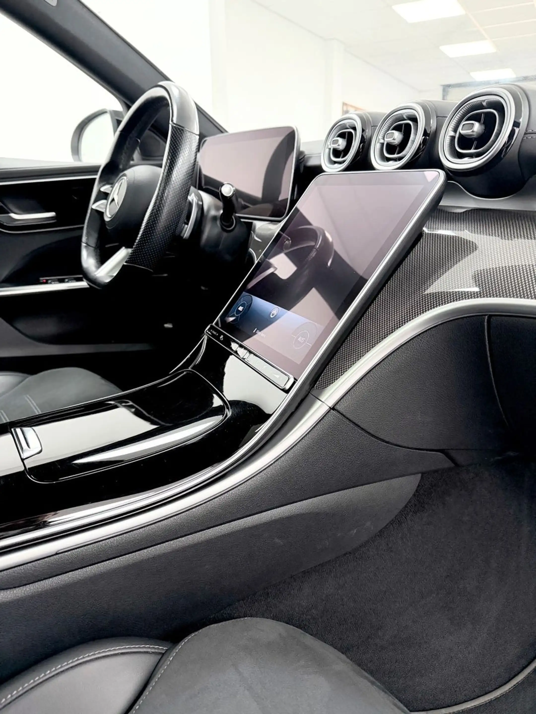 Mercedes-Benz C 300 d. AMG .360°KAM.PANO.DISTRO.MBUX.NIGHT — photo 19
