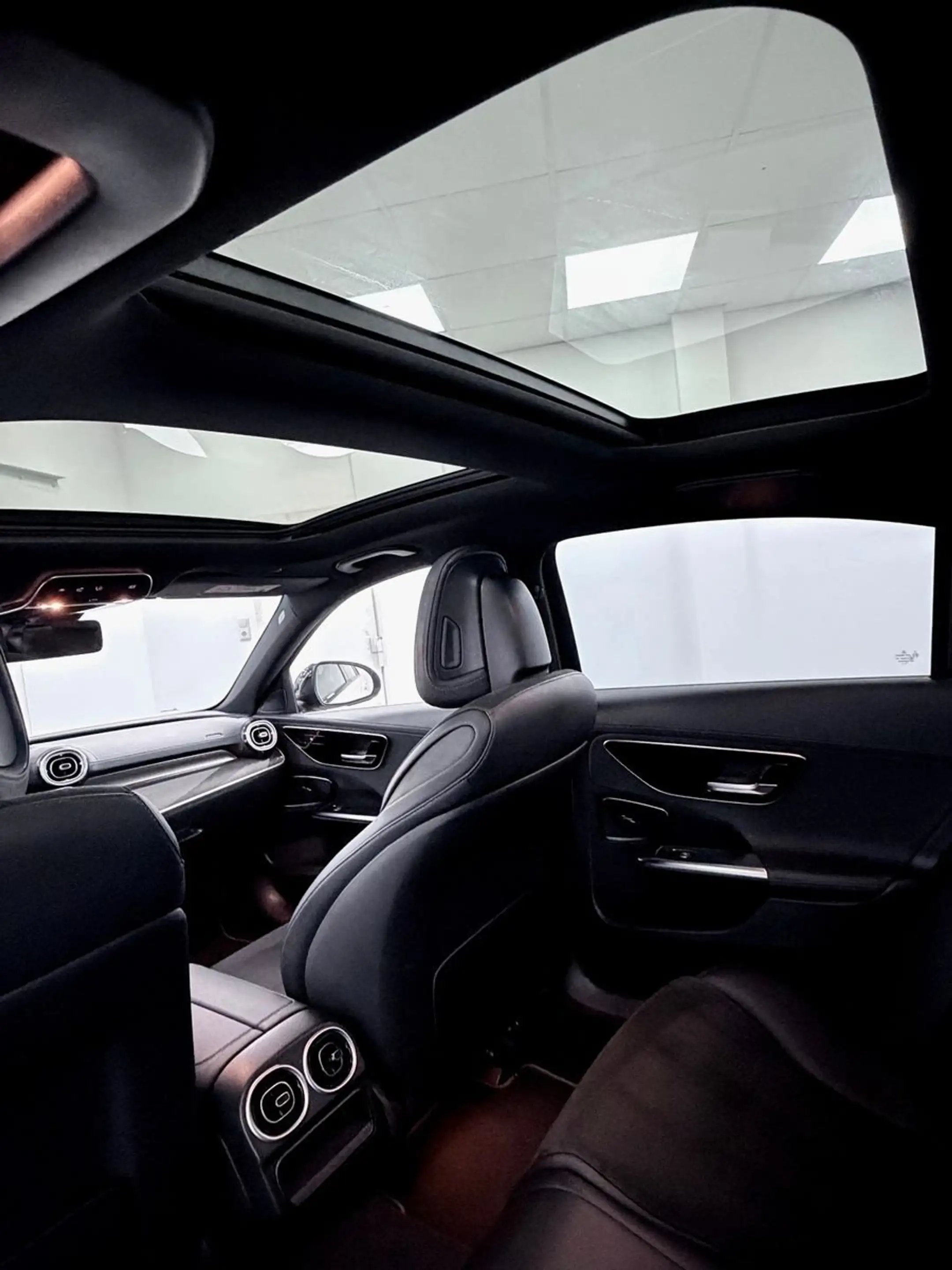 Mercedes-Benz C 300 d. AMG .360°KAM.PANO.DISTRO.MBUX.NIGHT — photo 14