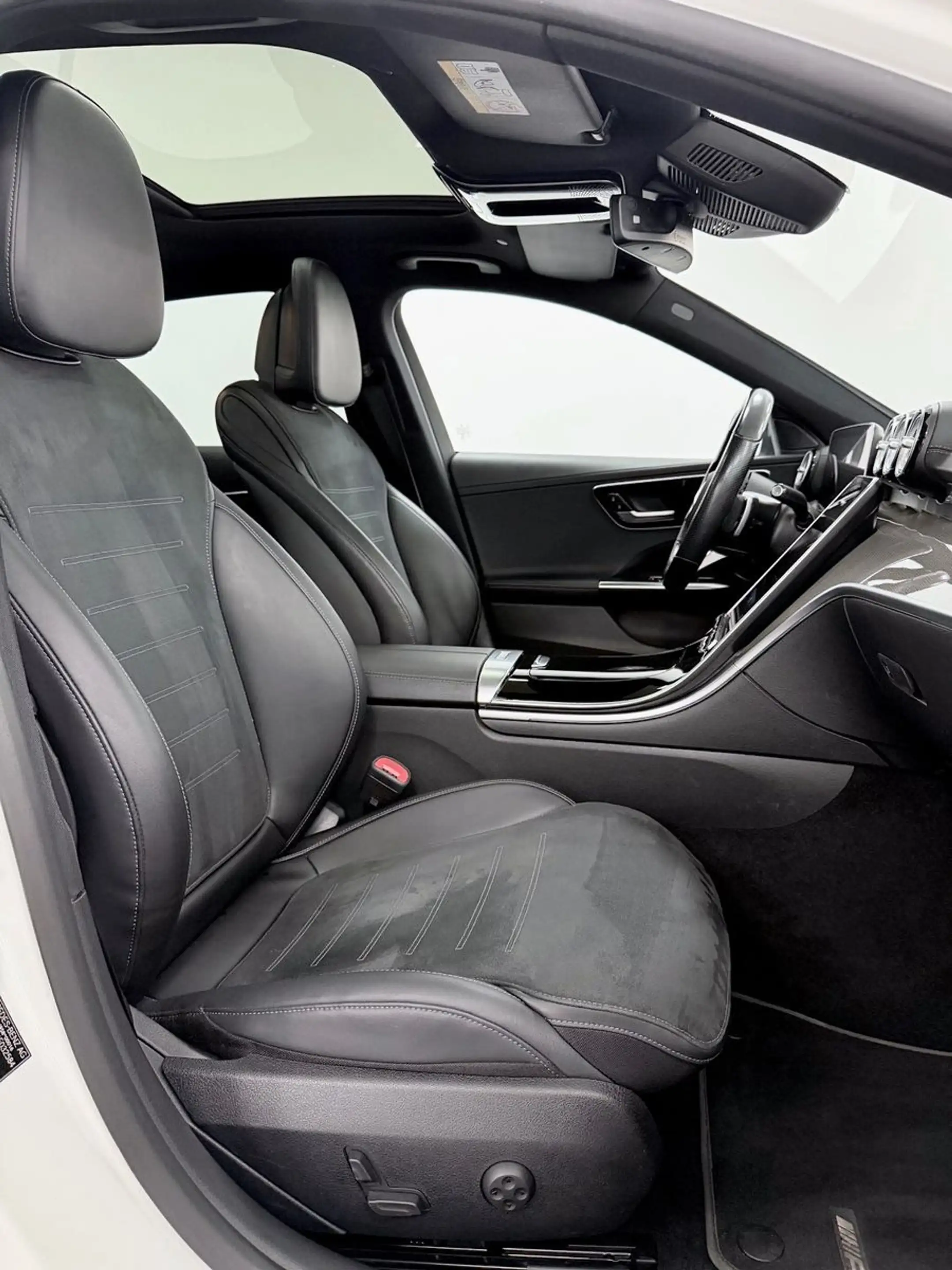 Mercedes-Benz C 300 d. AMG .360°KAM.PANO.DISTRO.MBUX.NIGHT — photo 18