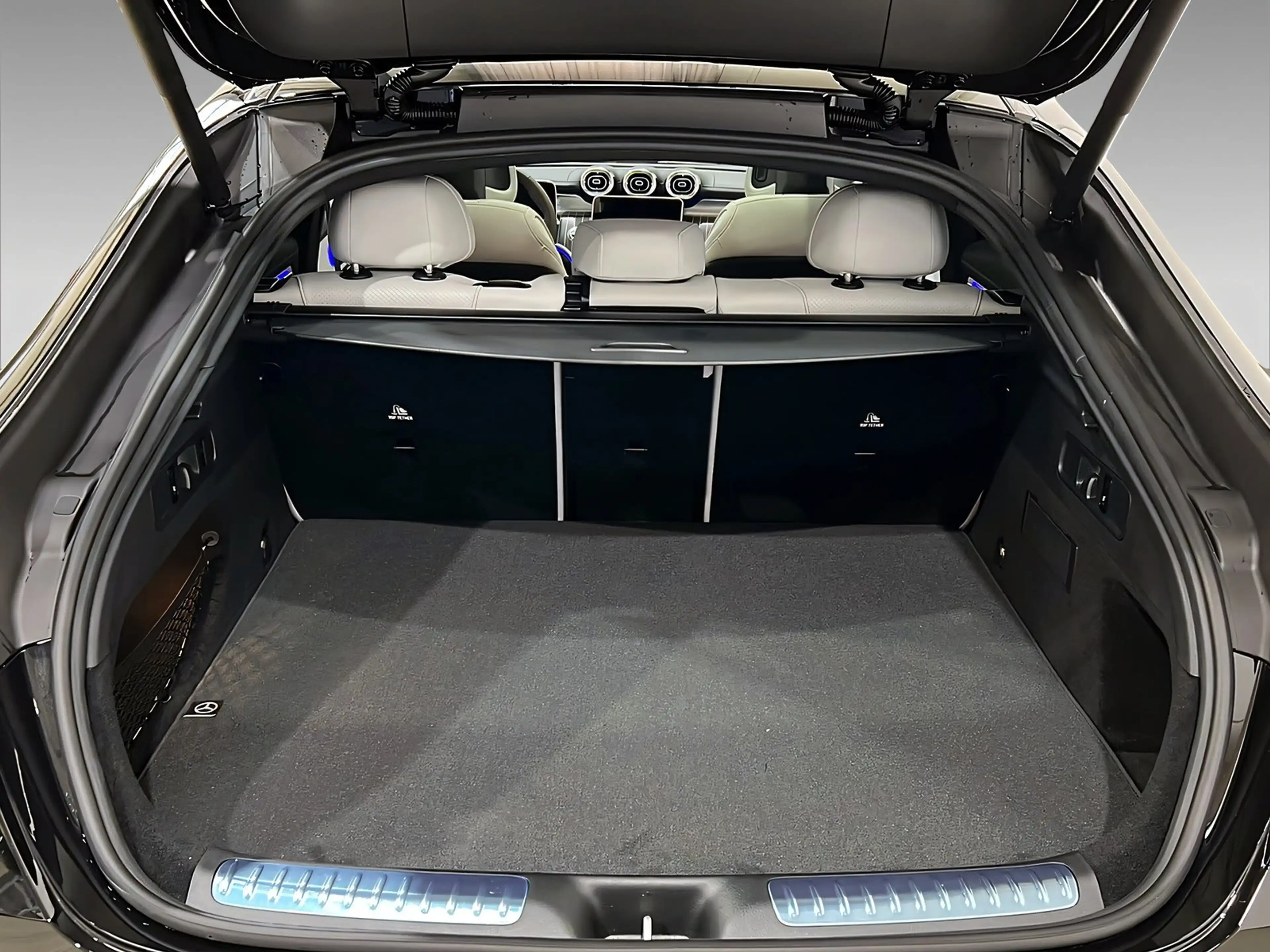 Mercedes-Benz GLC 450 d 4M Coupé AMG+DISTR+Burme+Pano+AHK+360° — photo 6