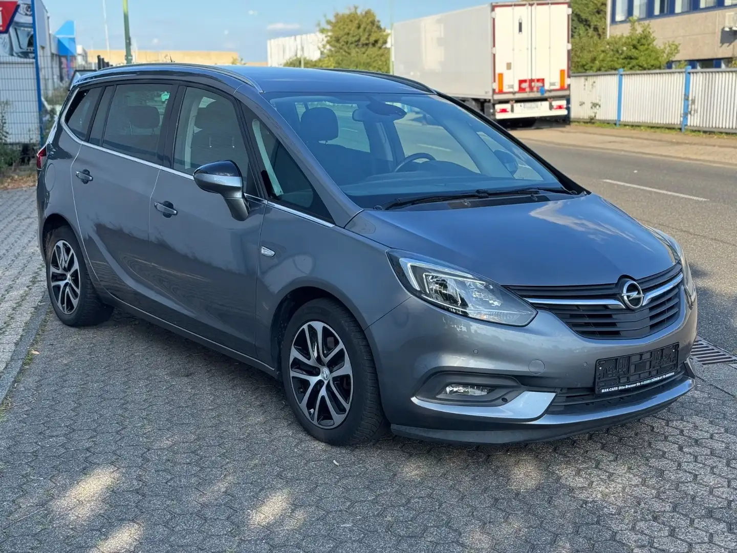 Opel Zafira C Edition/Navi/Klima/PDC/Automatik Grau - 2