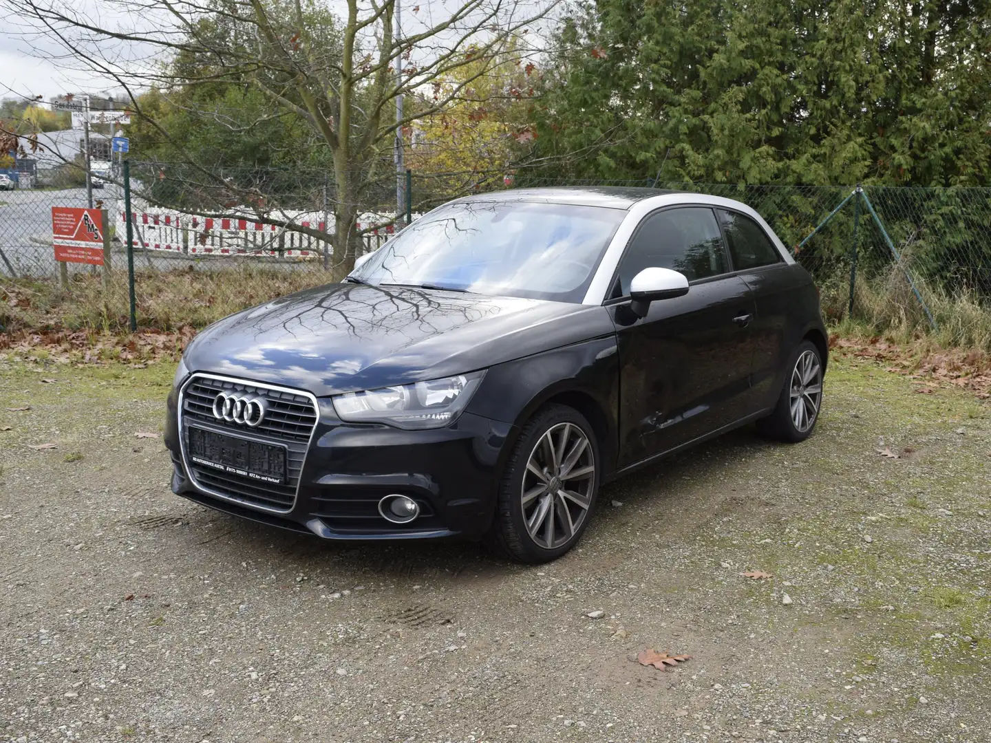 Audi A1 Ambition/Scheckheft lückenlos/TÜV 5/2017 Schwarz - 1