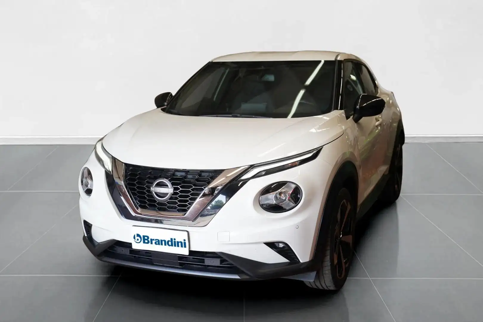 Nissan Juke 1.0 DIG-T N-Connecta Bianco - 1