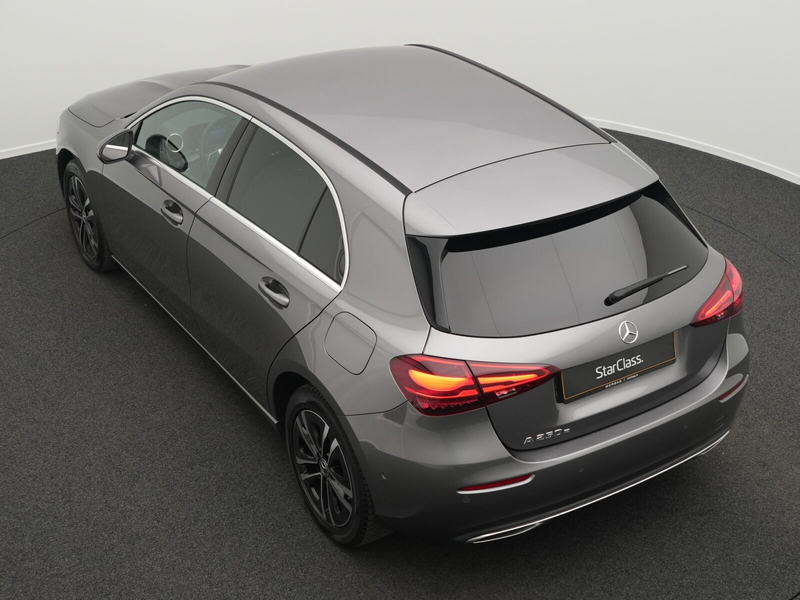 Mercedes-Benz A 250 A 250 e Kompaktlimousine LED+Kamera+MBUX Navi — photo 11