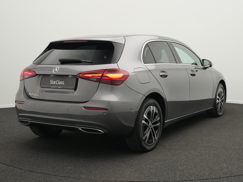 Mercedes-Benz A 250 A 250 e Kompaktlimousine LED+Kamera+MBUX Navi — photo 3