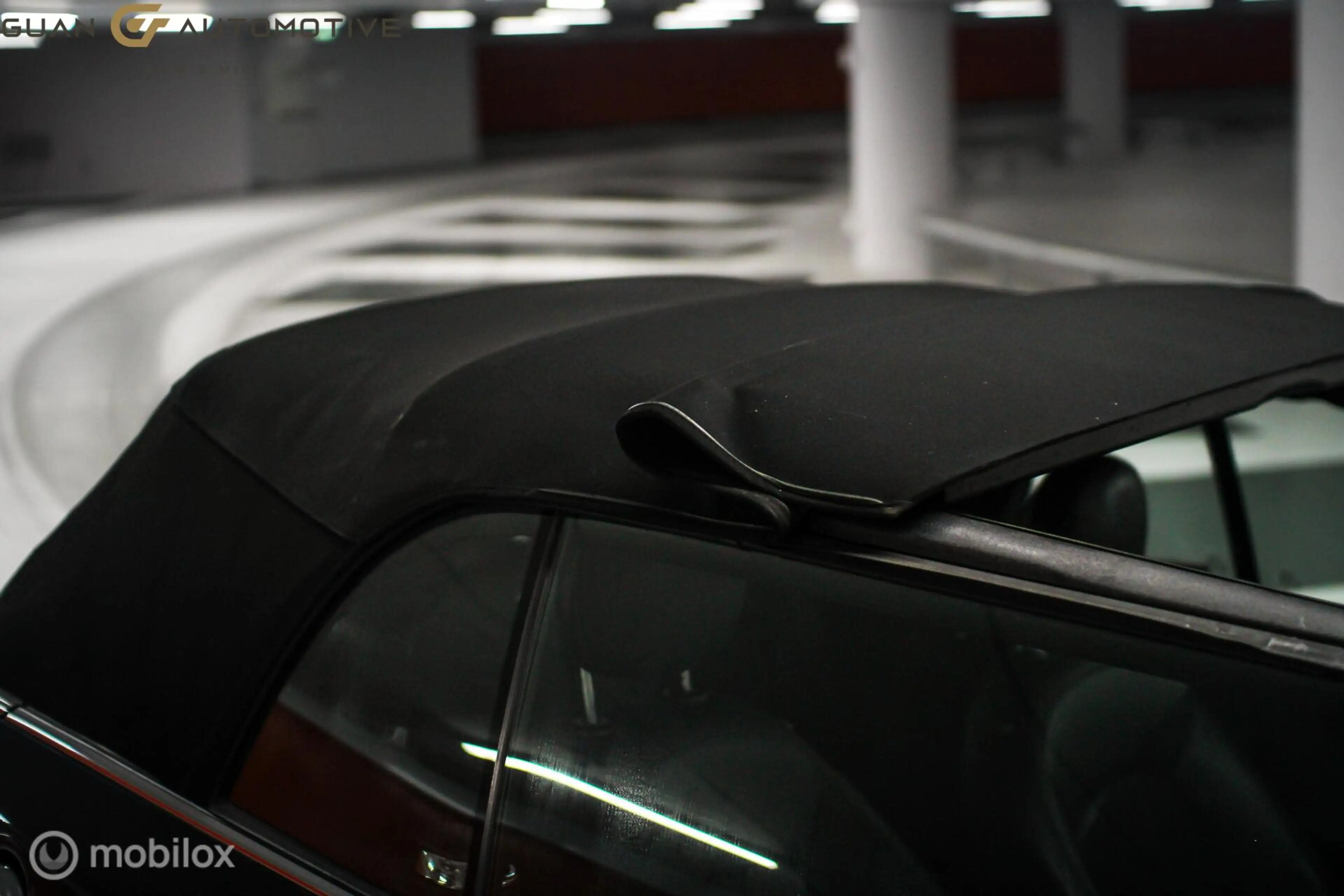 MINI Cooper S Cabrio 2.0 | H&K | Digital display | — photo 16