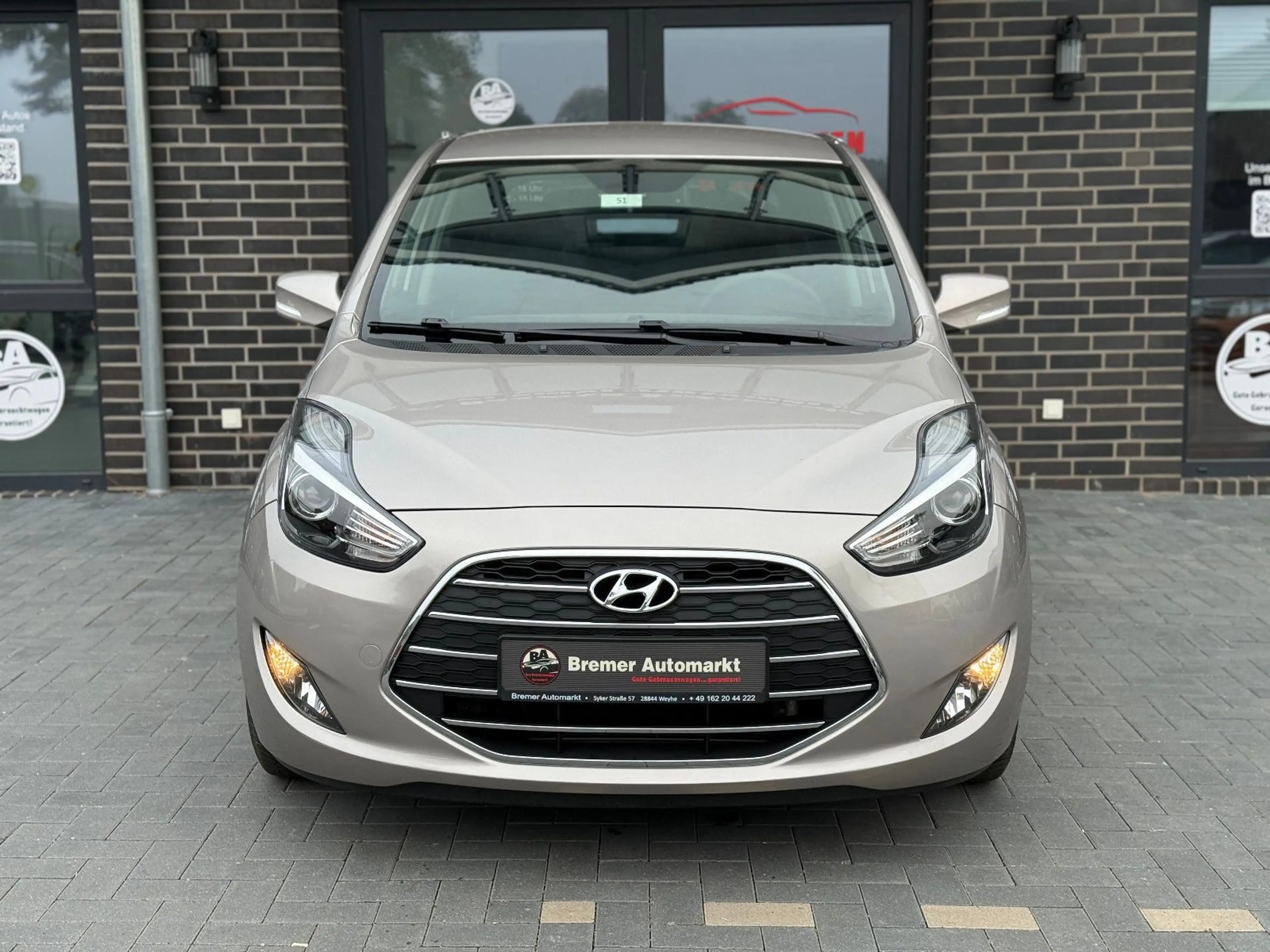 Hyundai iX20 1.6YES! Plus*Automatik*Klima*Kamera*AHK*SHZ — photo 2