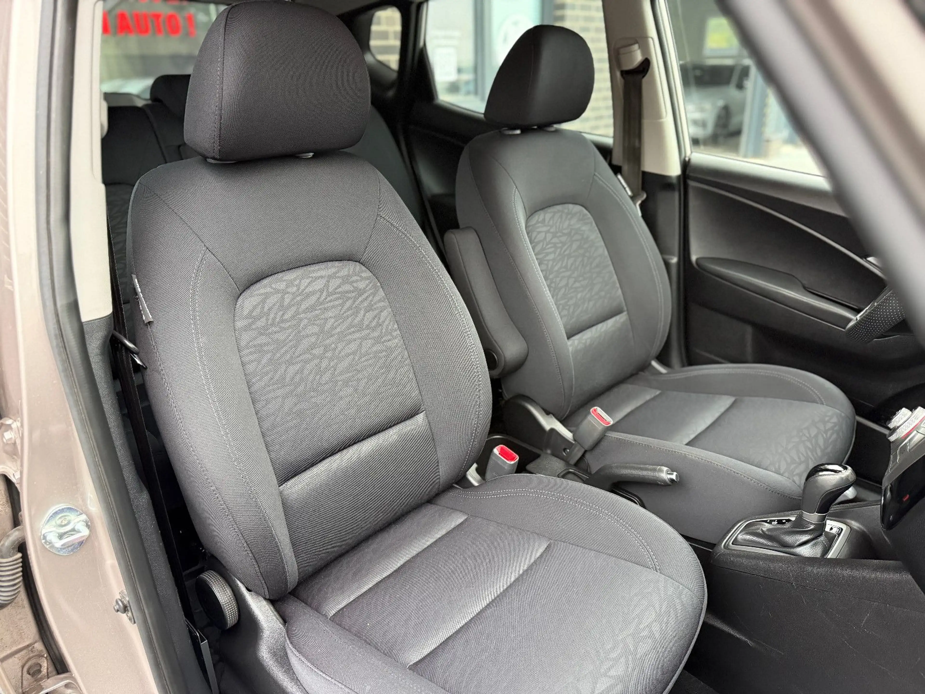 Hyundai iX20 1.6YES! Plus*Automatik*Klima*Kamera*AHK*SHZ — photo 13
