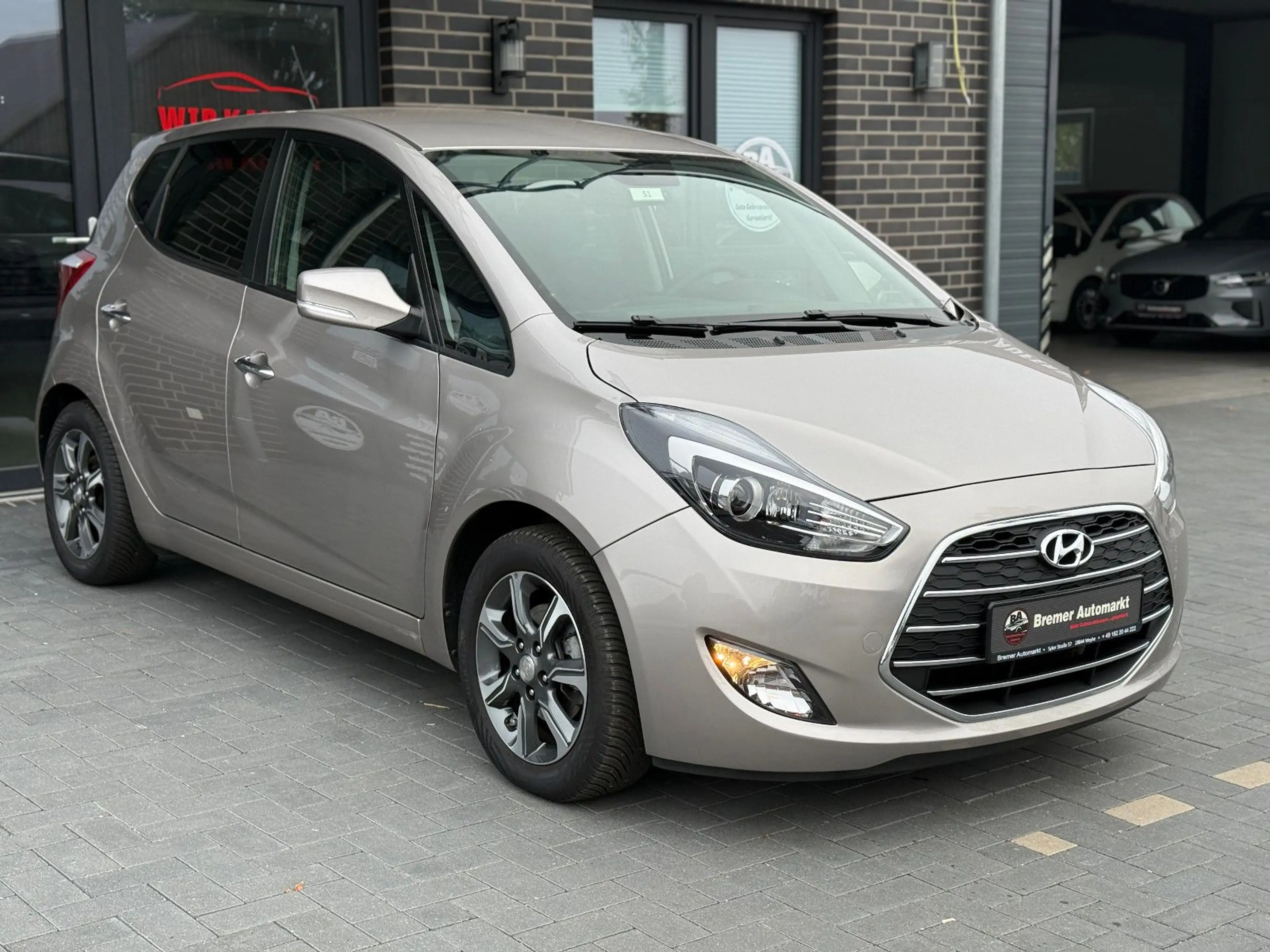 Hyundai iX20 1.6YES! Plus*Automatik*Klima*Kamera*AHK*SHZ — photo 3