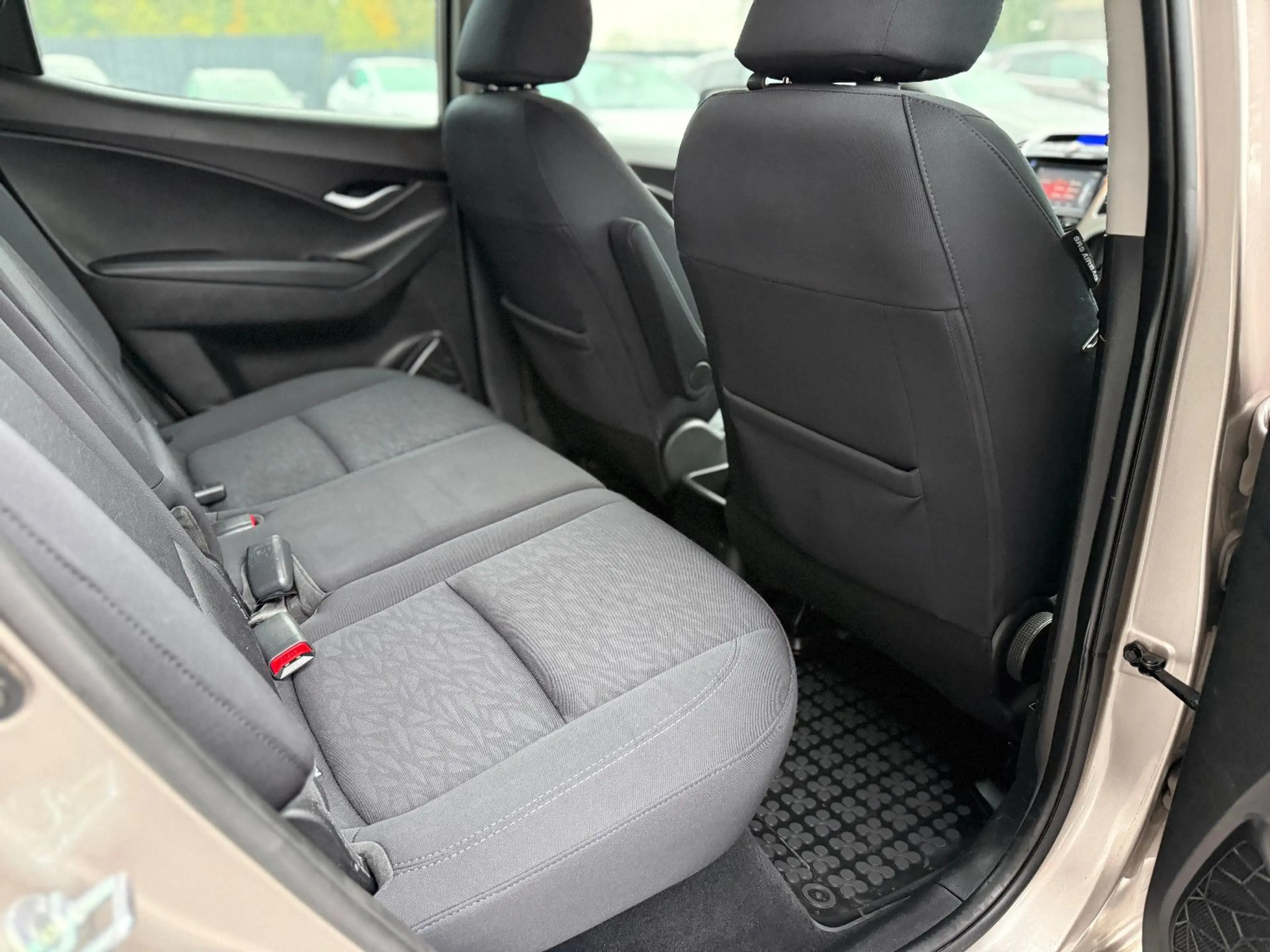 Hyundai iX20 1.6YES! Plus*Automatik*Klima*Kamera*AHK*SHZ — photo 15