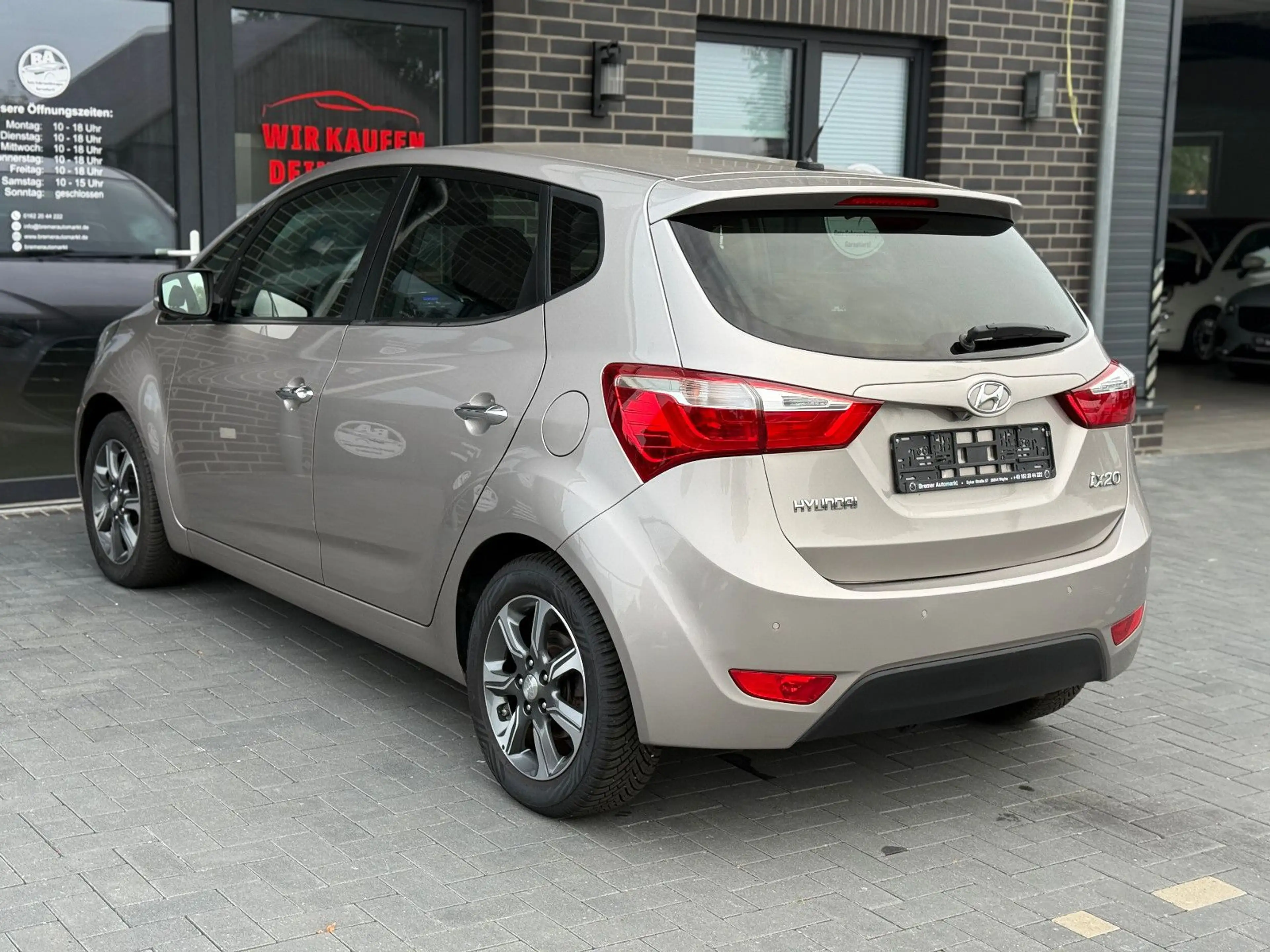 Hyundai iX20 1.6YES! Plus*Automatik*Klima*Kamera*AHK*SHZ — photo 6