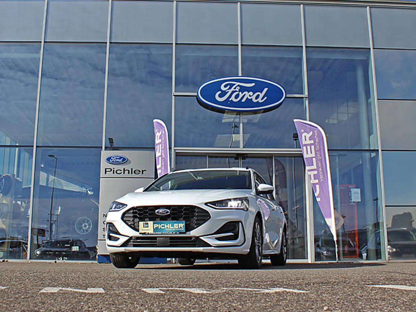 Ford Focus ST-Line X  Turnier 1,0 EcoB. 125PS WOW AKTION Blanc - 2