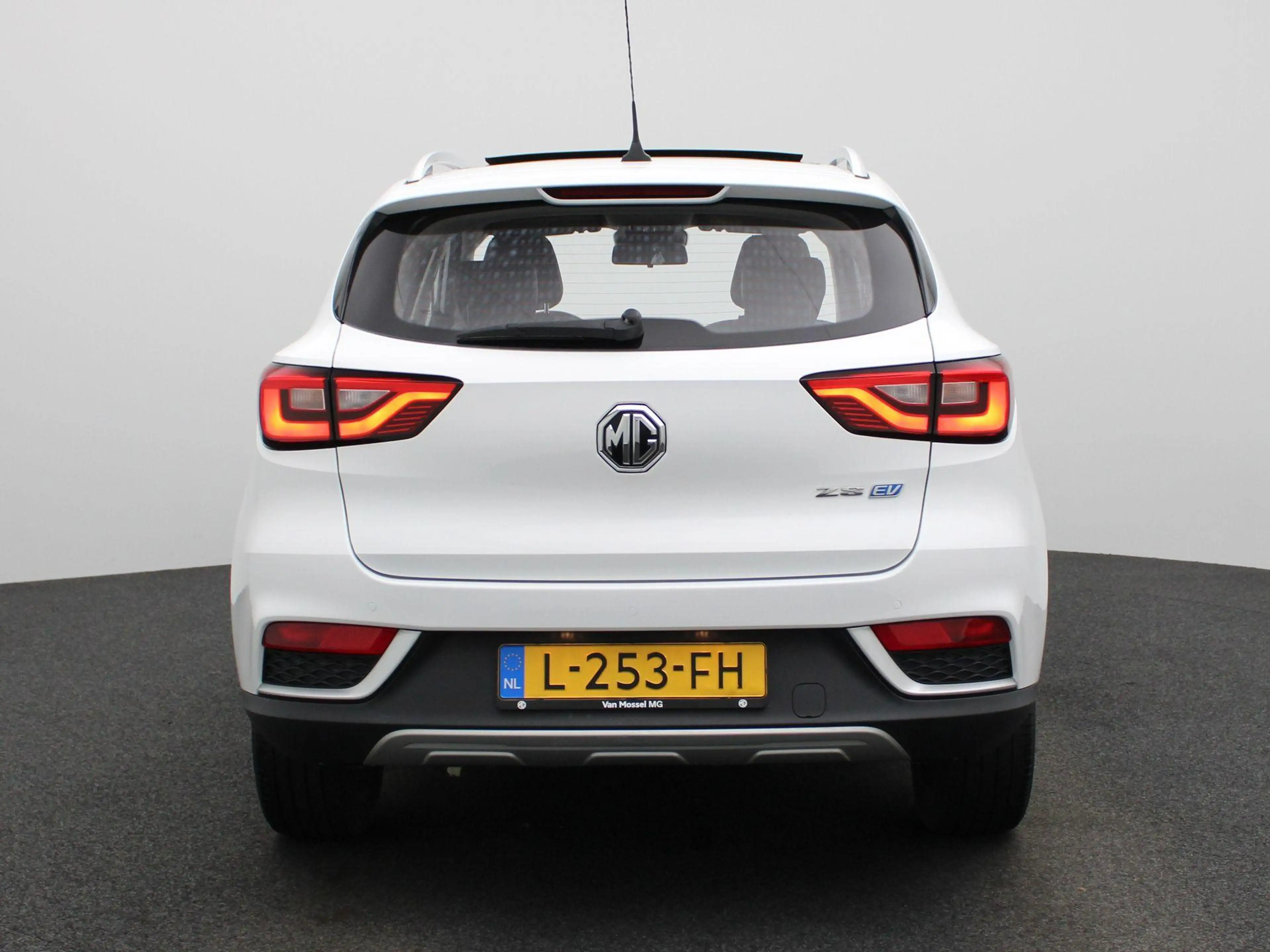 MG ZS EV Luxury 45 kWh Mg Mg zs ev — photo 5