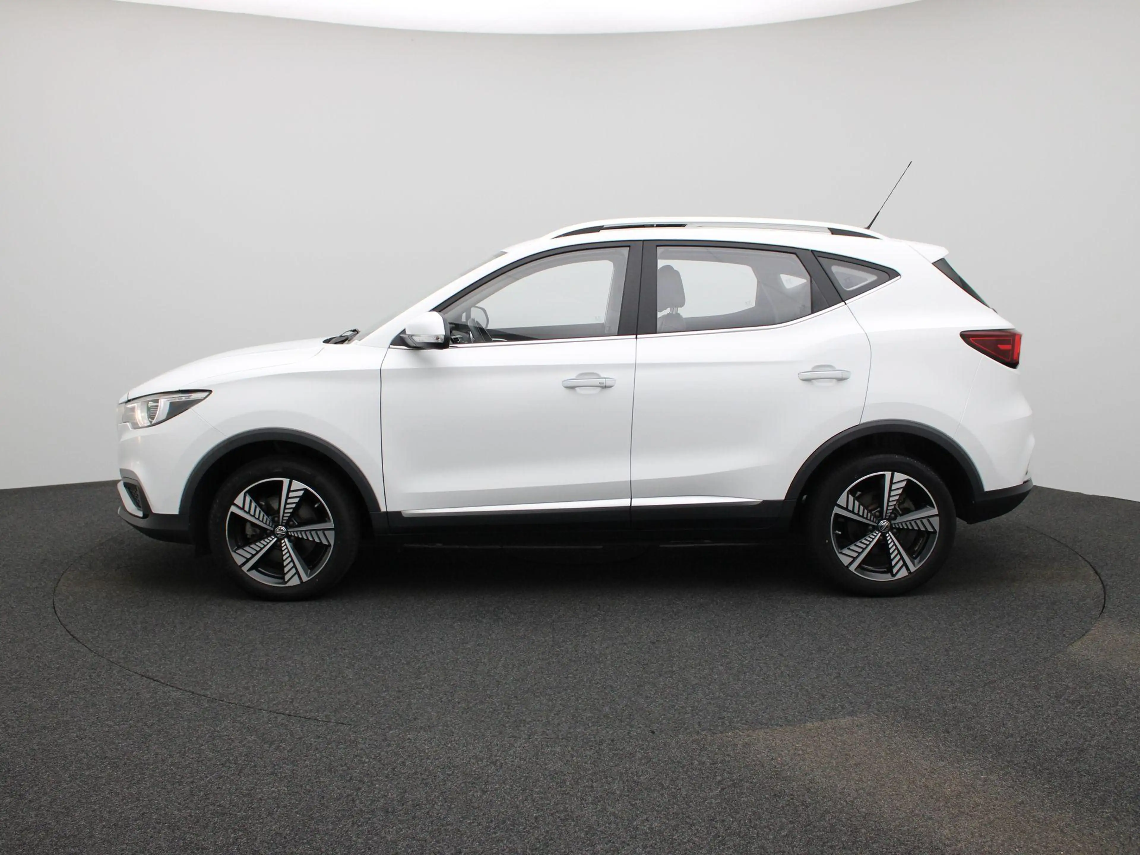 MG ZS EV Luxury 45 kWh Mg Mg zs ev — photo 4