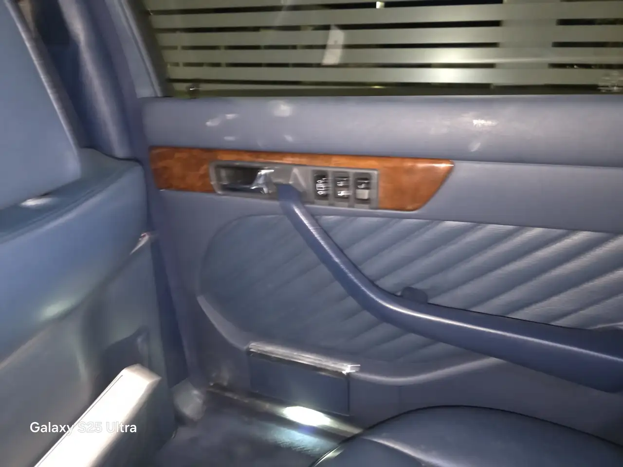 Mercedes-Benz 560 SEL Aut., foto 4