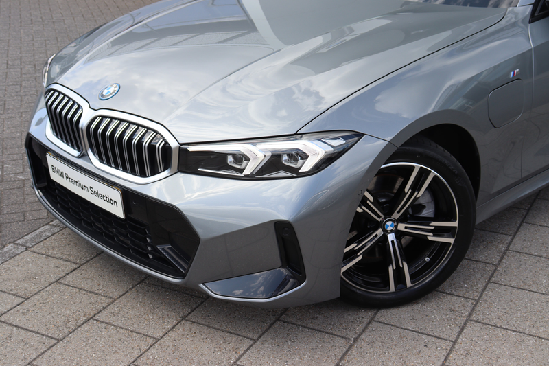 BMW 330 3 Serie Touring 330e M Sport Automaat / Trekhaak / — photo 2