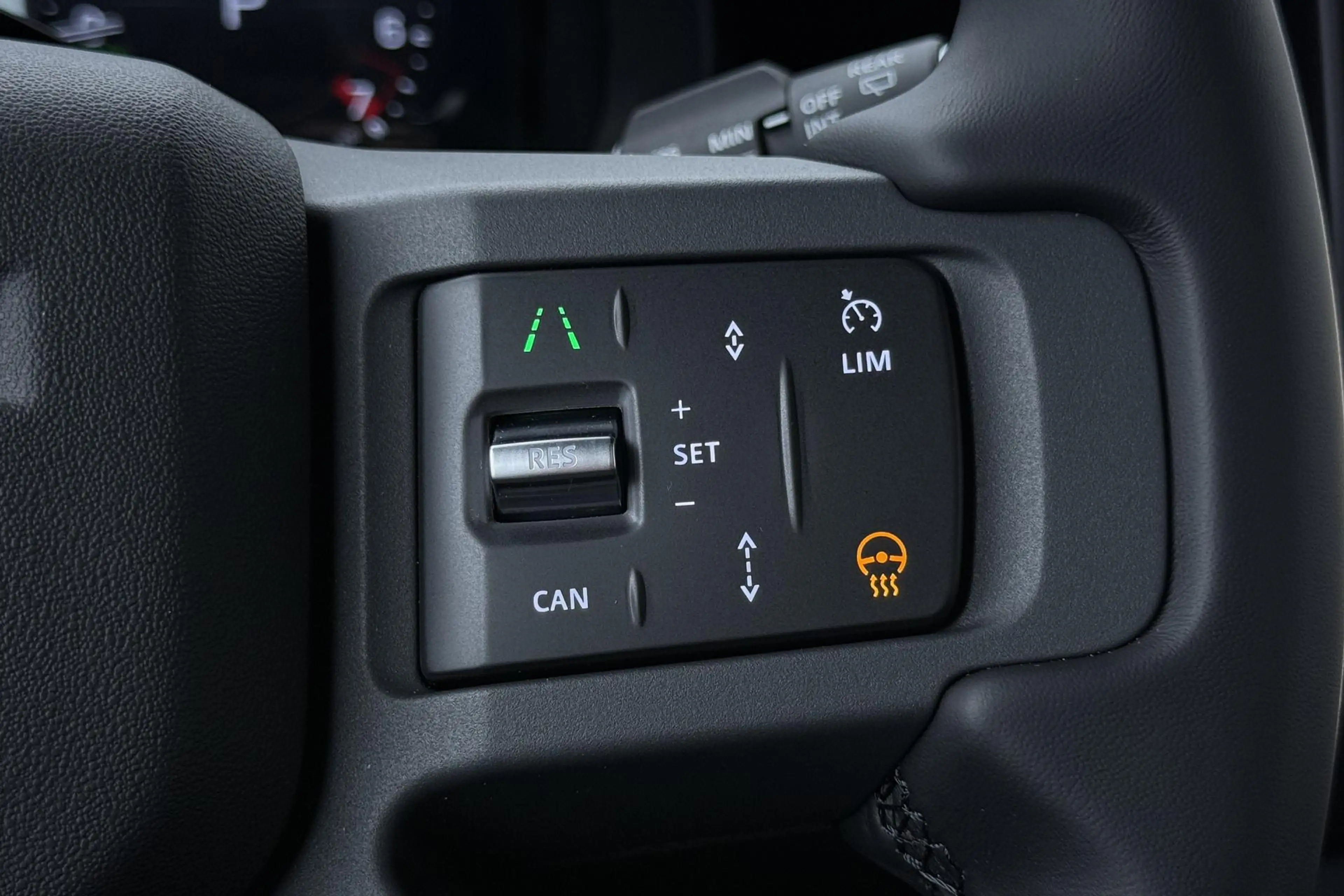 Land Rover Defender 2.0 P300e 110 X-Dynamic HSE | 6-Persoons | Meridia — photo 40