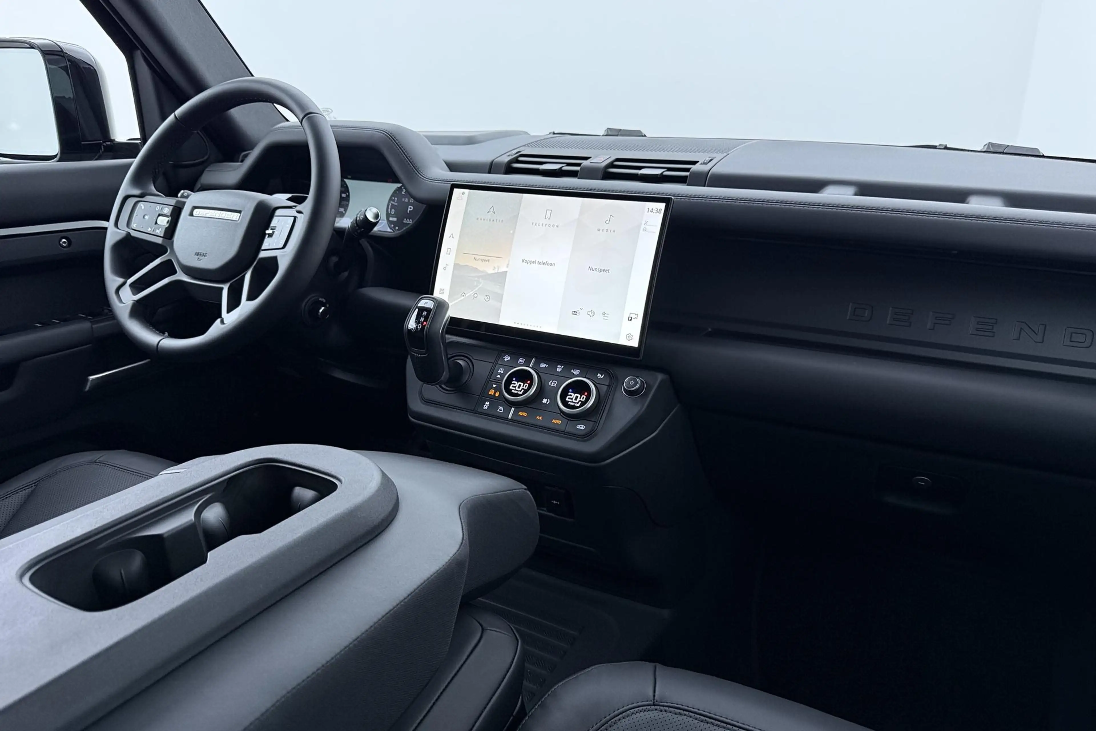 Land Rover Defender 2.0 P300e 110 X-Dynamic HSE | 6-Persoons | Meridia — photo 17