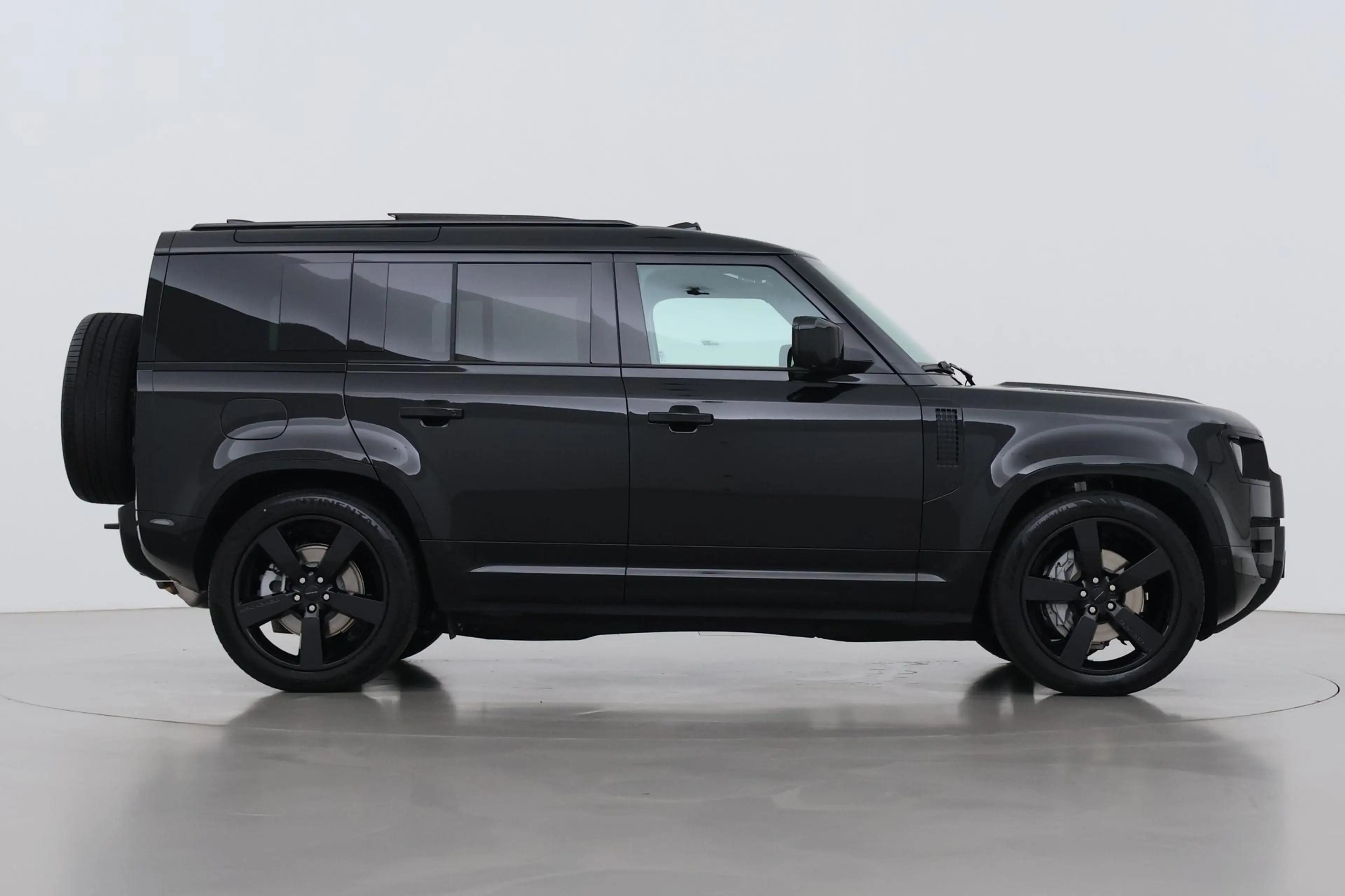 Land Rover Defender 2.0 P300e 110 X-Dynamic HSE | 6-Persoons | Meridia — photo 10