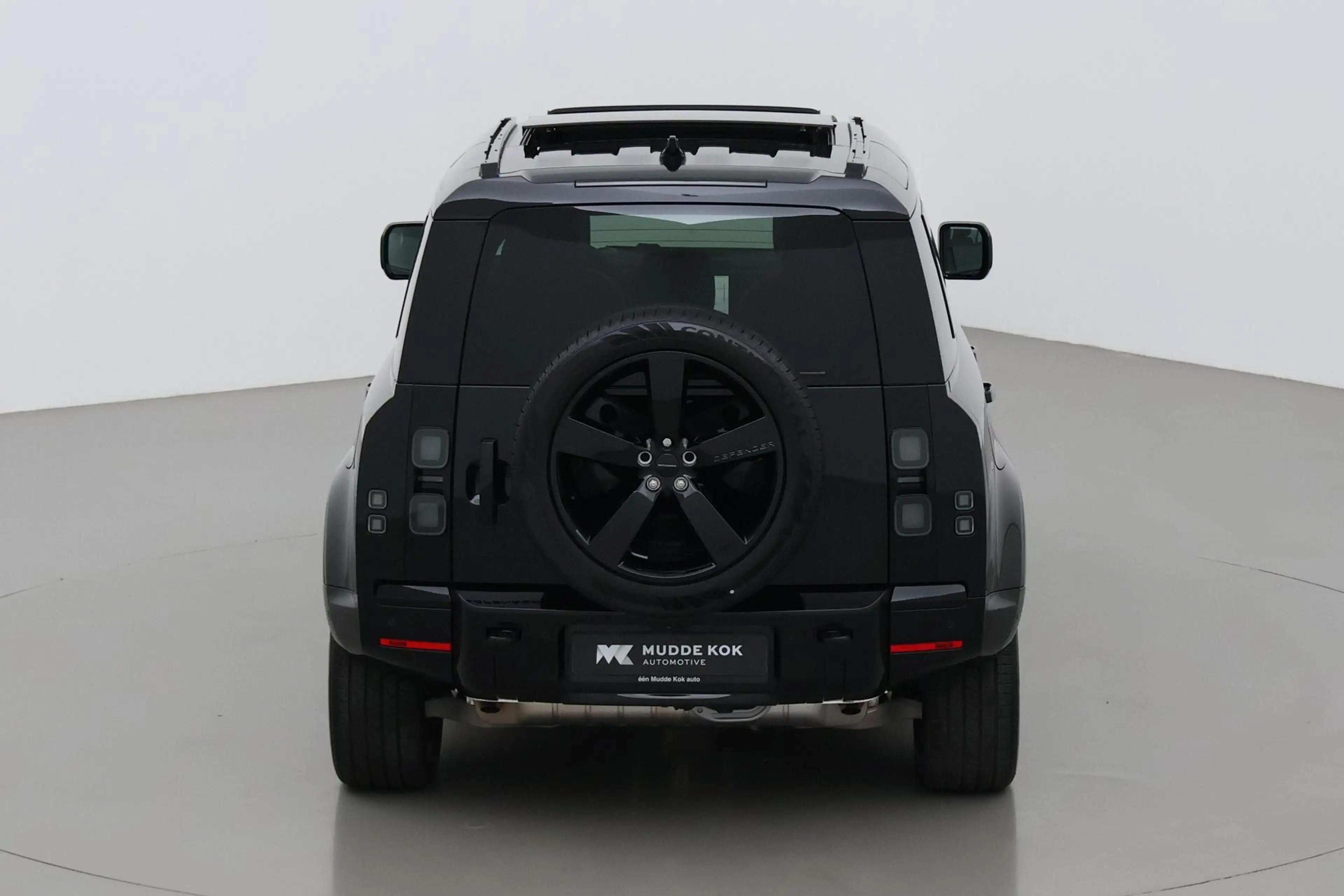 Land Rover Defender 2.0 P300e 110 X-Dynamic HSE | 6-Persoons | Meridia — photo 9