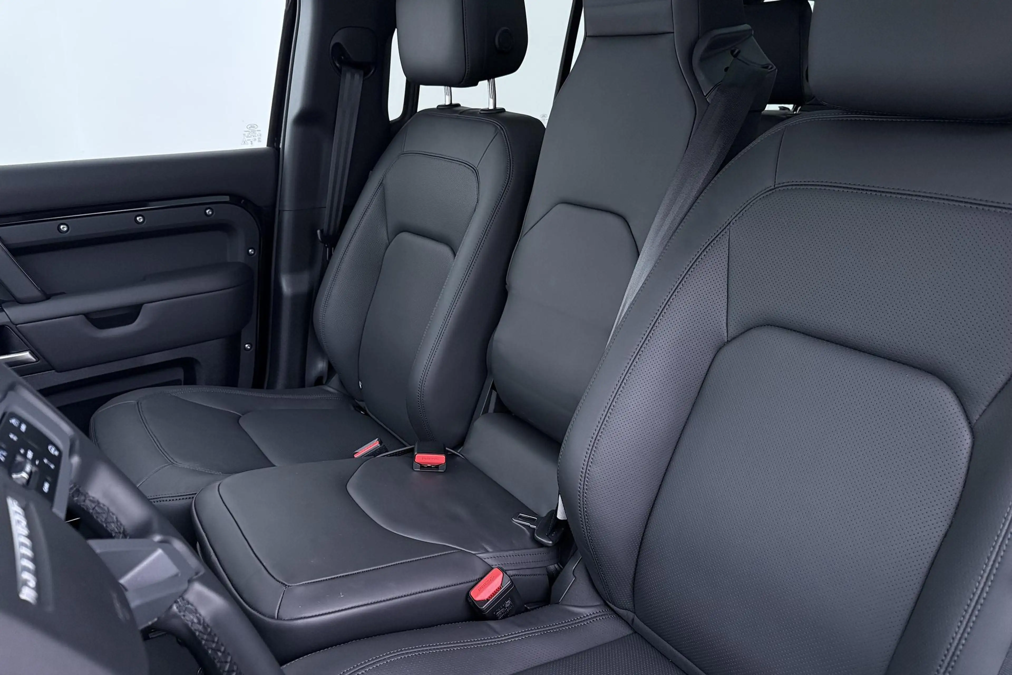 Land Rover Defender 2.0 P300e 110 X-Dynamic HSE | 6-Persoons | Meridia — photo 47