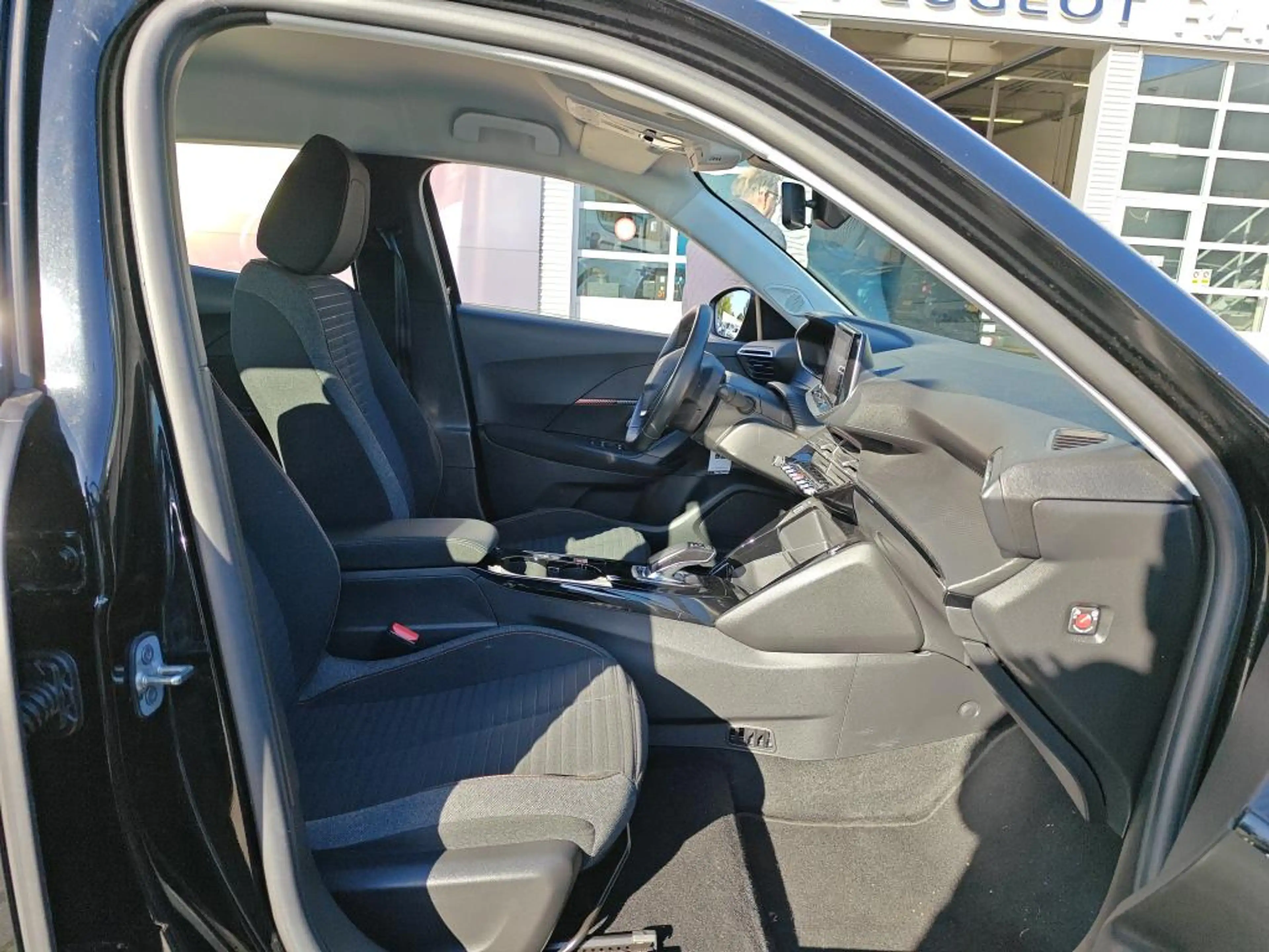 Peugeot e-2008 EV Active 50 kWh | Fase 3 laden | SOH 94,31% | Nav — photo 8