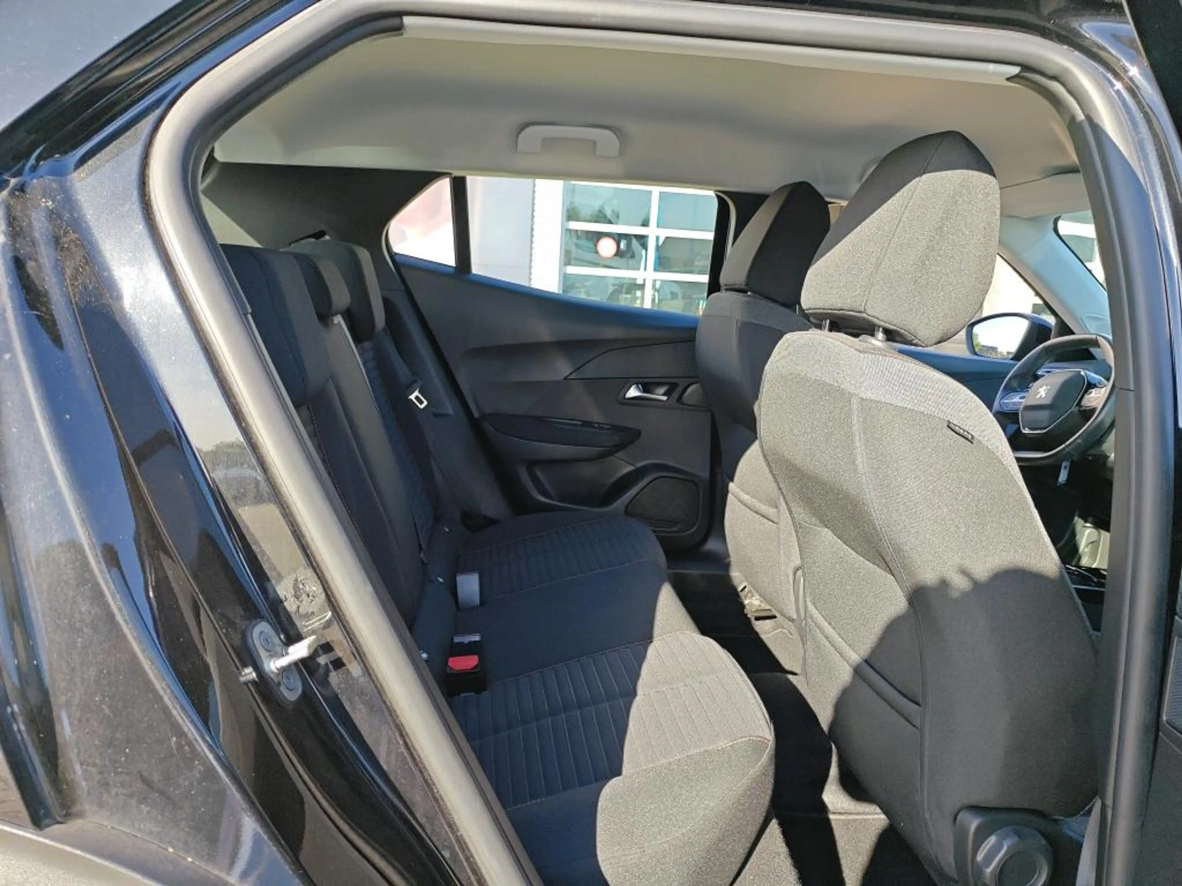 Peugeot e-2008 EV Active 50 kWh | Fase 3 laden | SOH 94,31% | Nav — photo 9