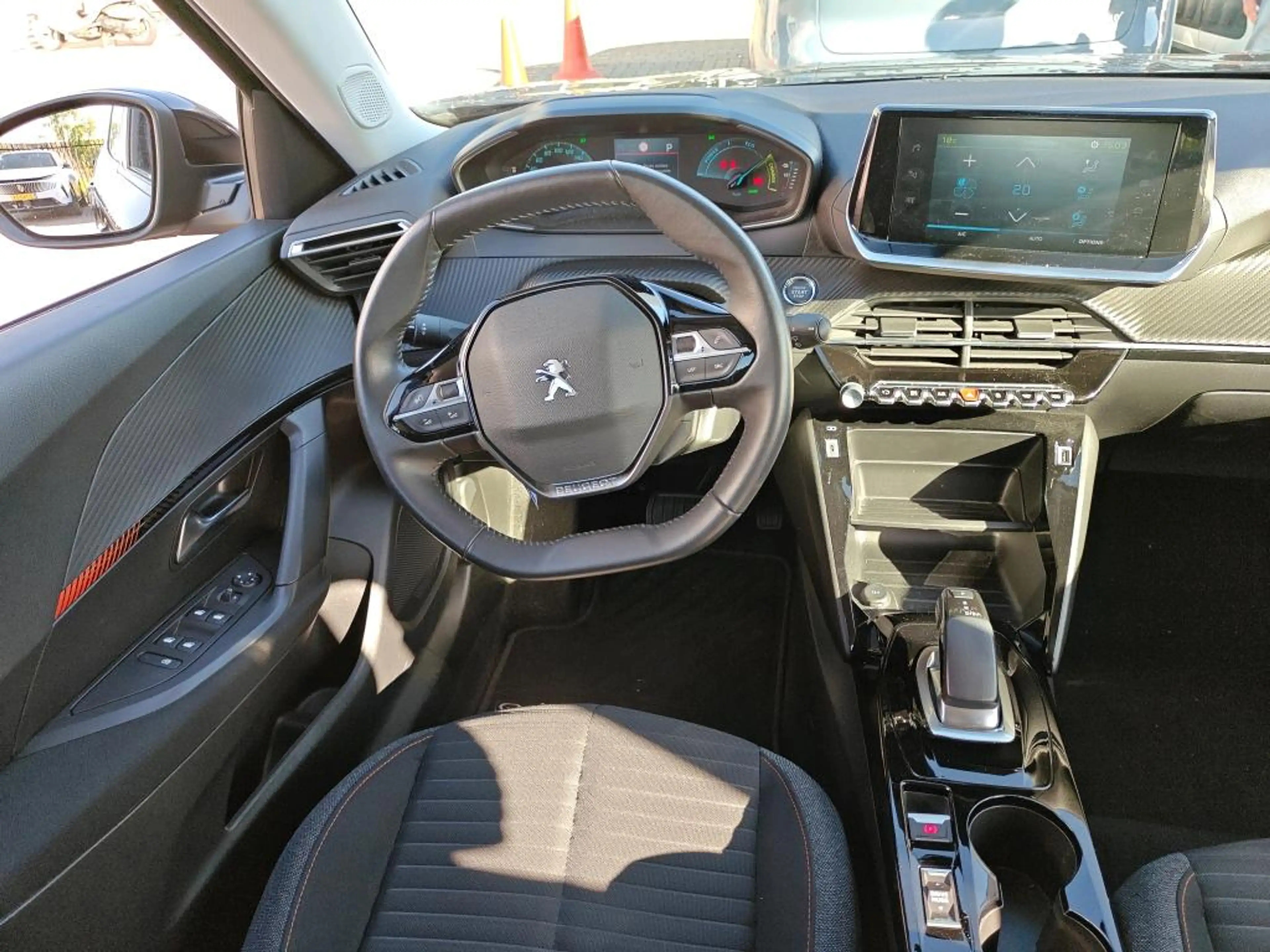 Peugeot e-2008 EV Active 50 kWh | Fase 3 laden | SOH 94,31% | Nav — photo 5