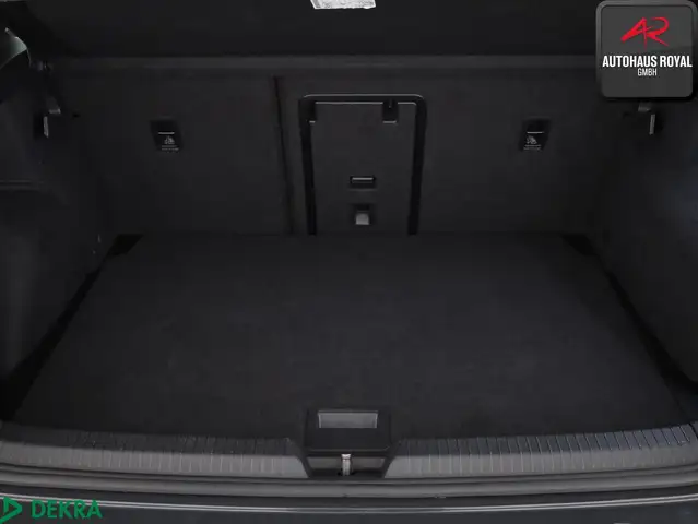 Volkswagen Golf view 13