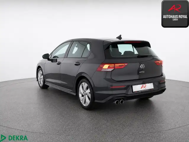 Volkswagen Golf view 3