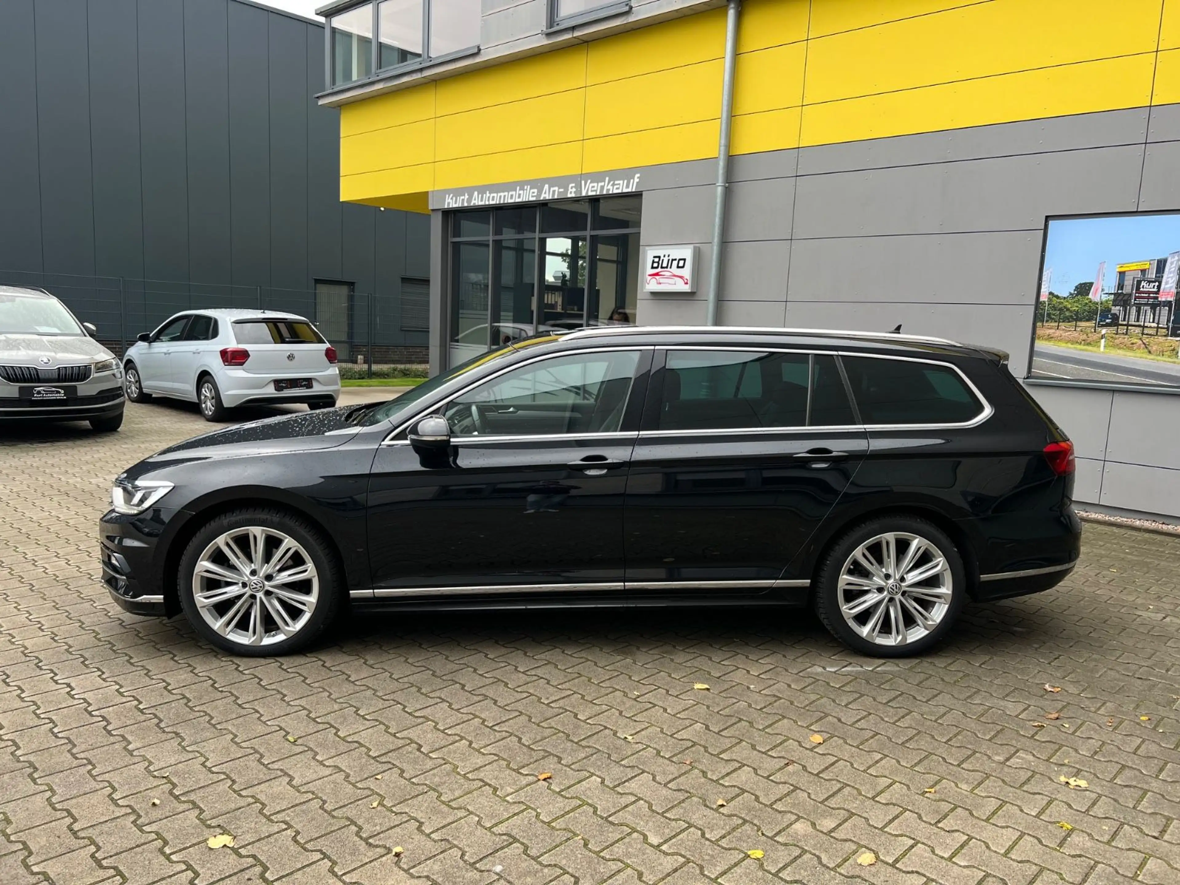 Volkswagen Passat Variant Highline/R LINE/LEDER/PANO/ACC — photo 3