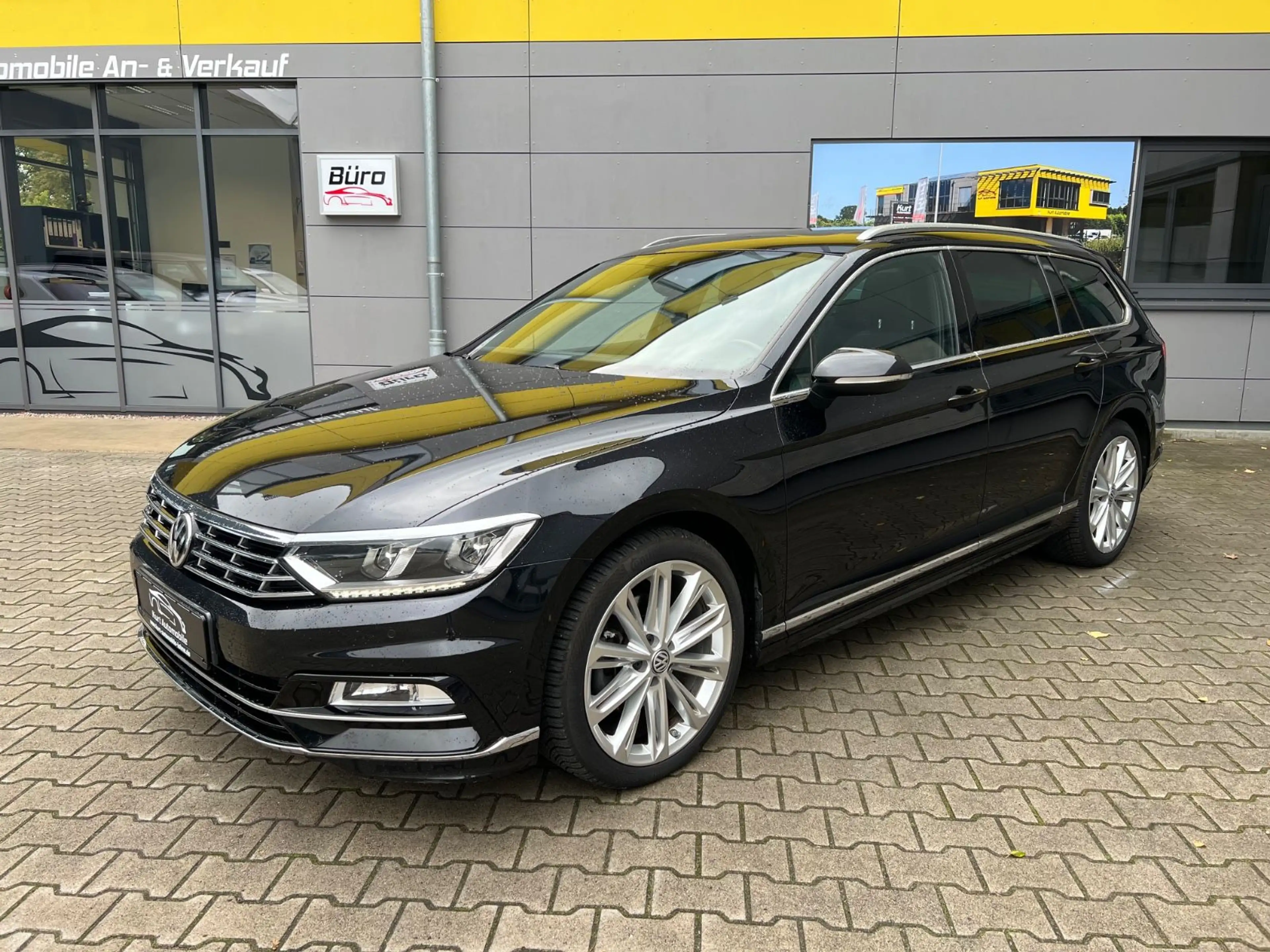 Volkswagen Passat Variant Highline/R LINE/LEDER/PANO/ACC — photo 2
