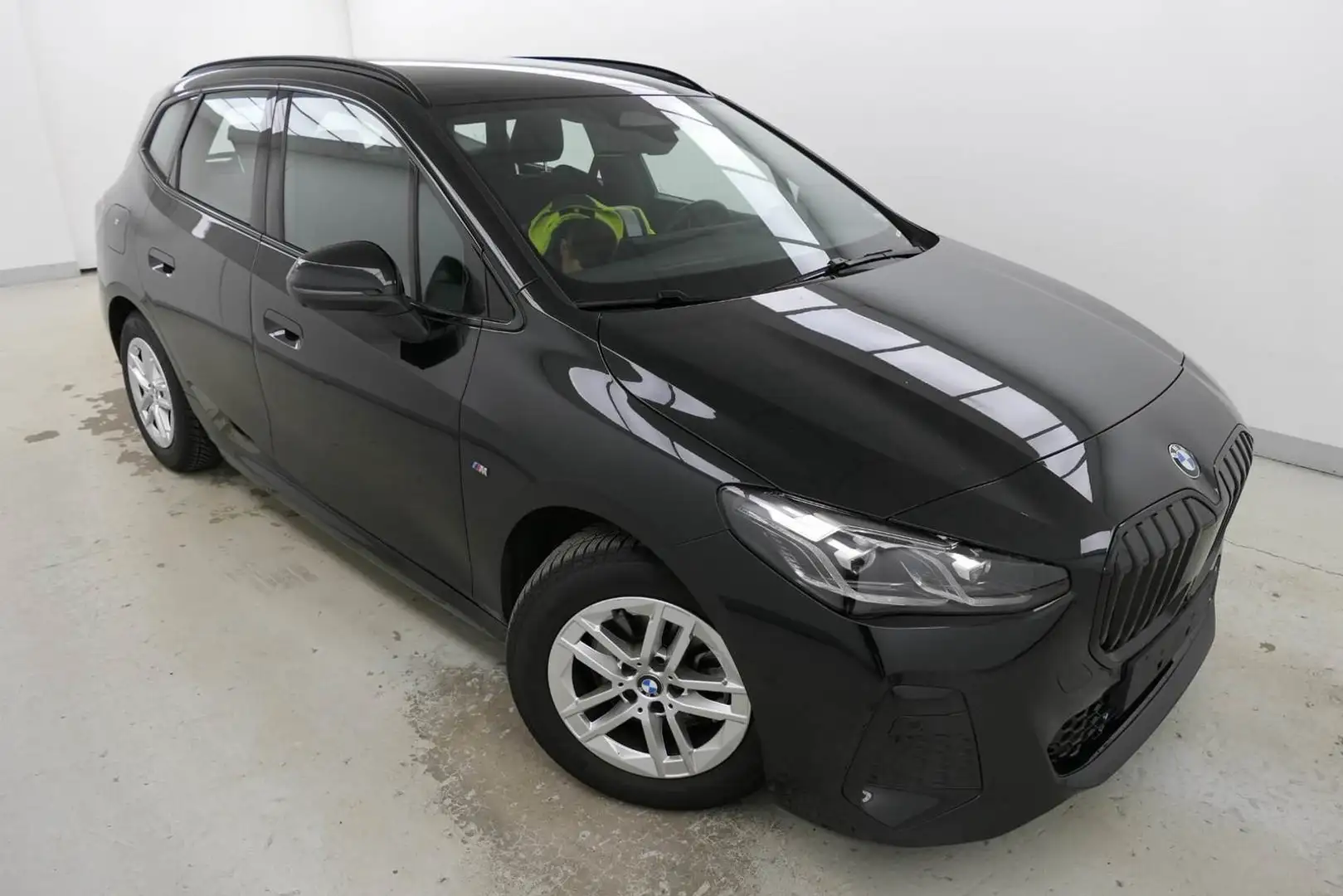 BMW 218 i Active Tourer M Sport AHK/H&K/ADAPTLED/HUD Schwarz - 2