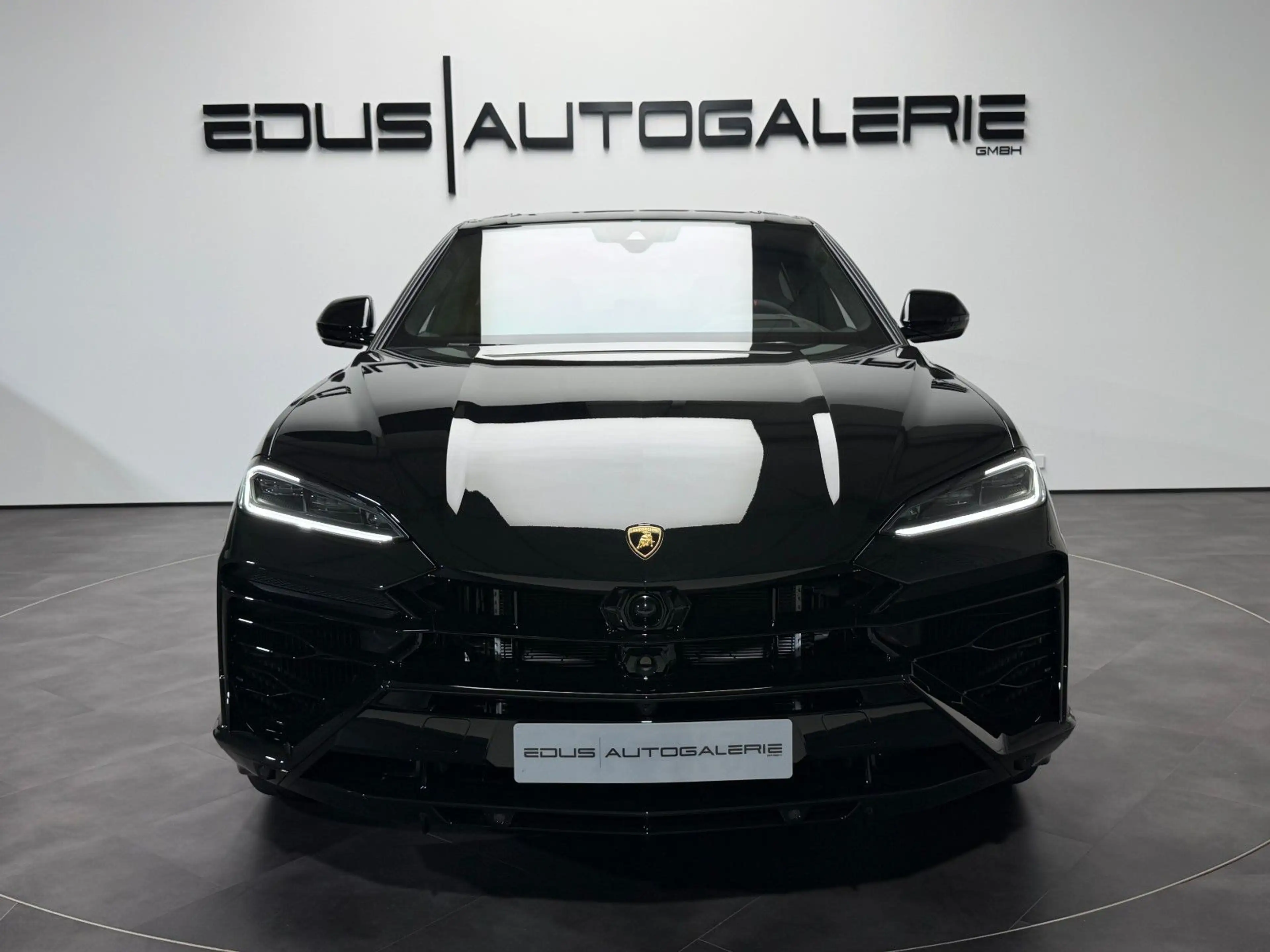 Lamborghini Urus 4.0 V8 PHEV SE Pano B&O Massage 360° Carbon — photo 2