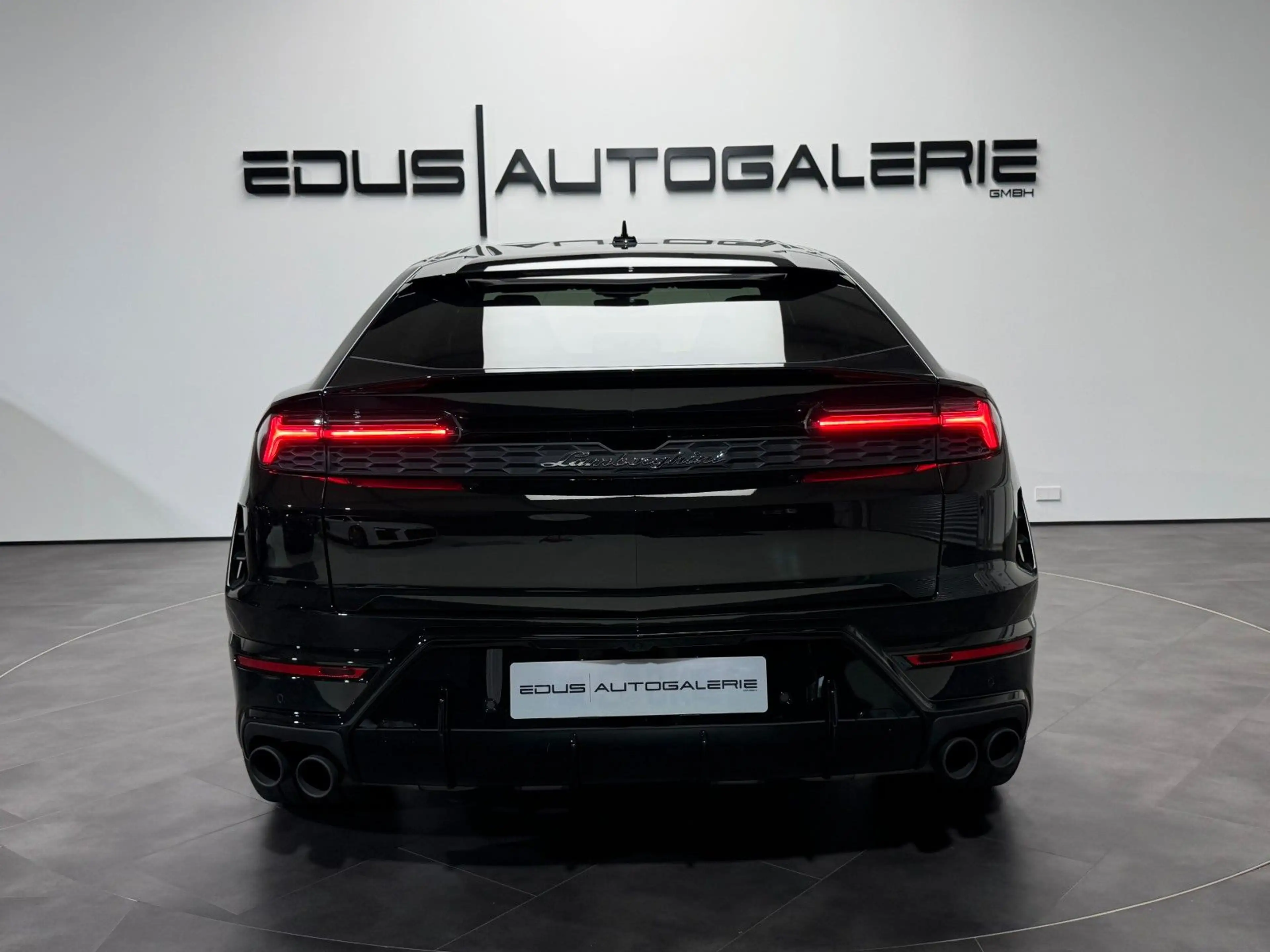 Lamborghini Urus 4.0 V8 PHEV SE Pano B&O Massage 360° Carbon — photo 7