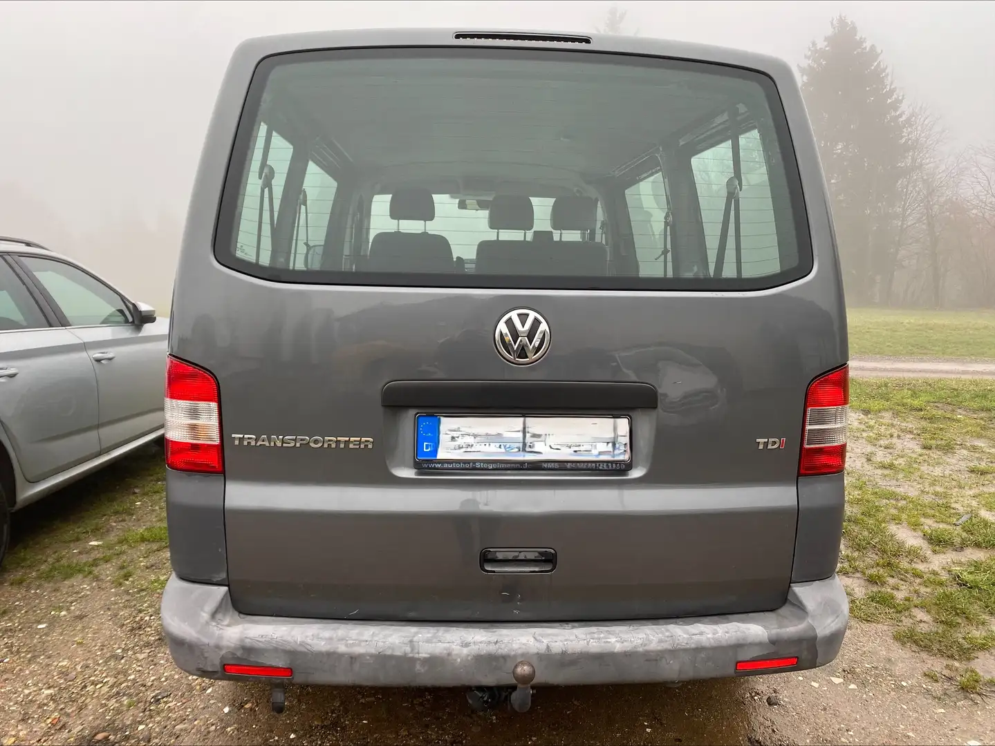 Volkswagen T5 Kombi Gris - 2