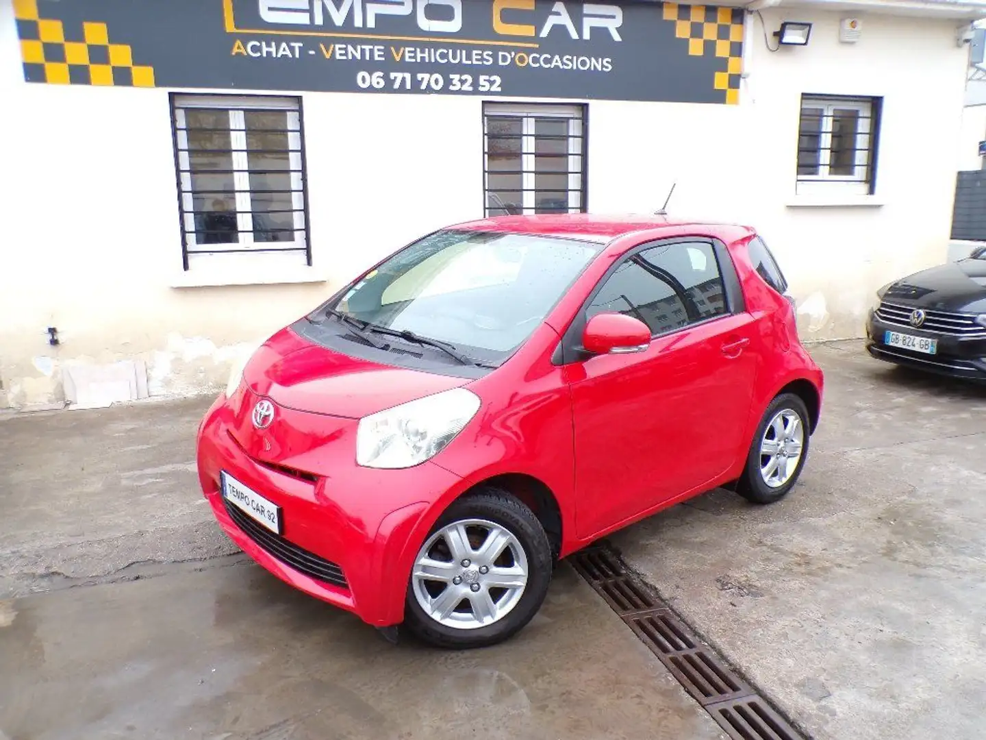 Toyota iQ 68 VVT-i Rojo - 1