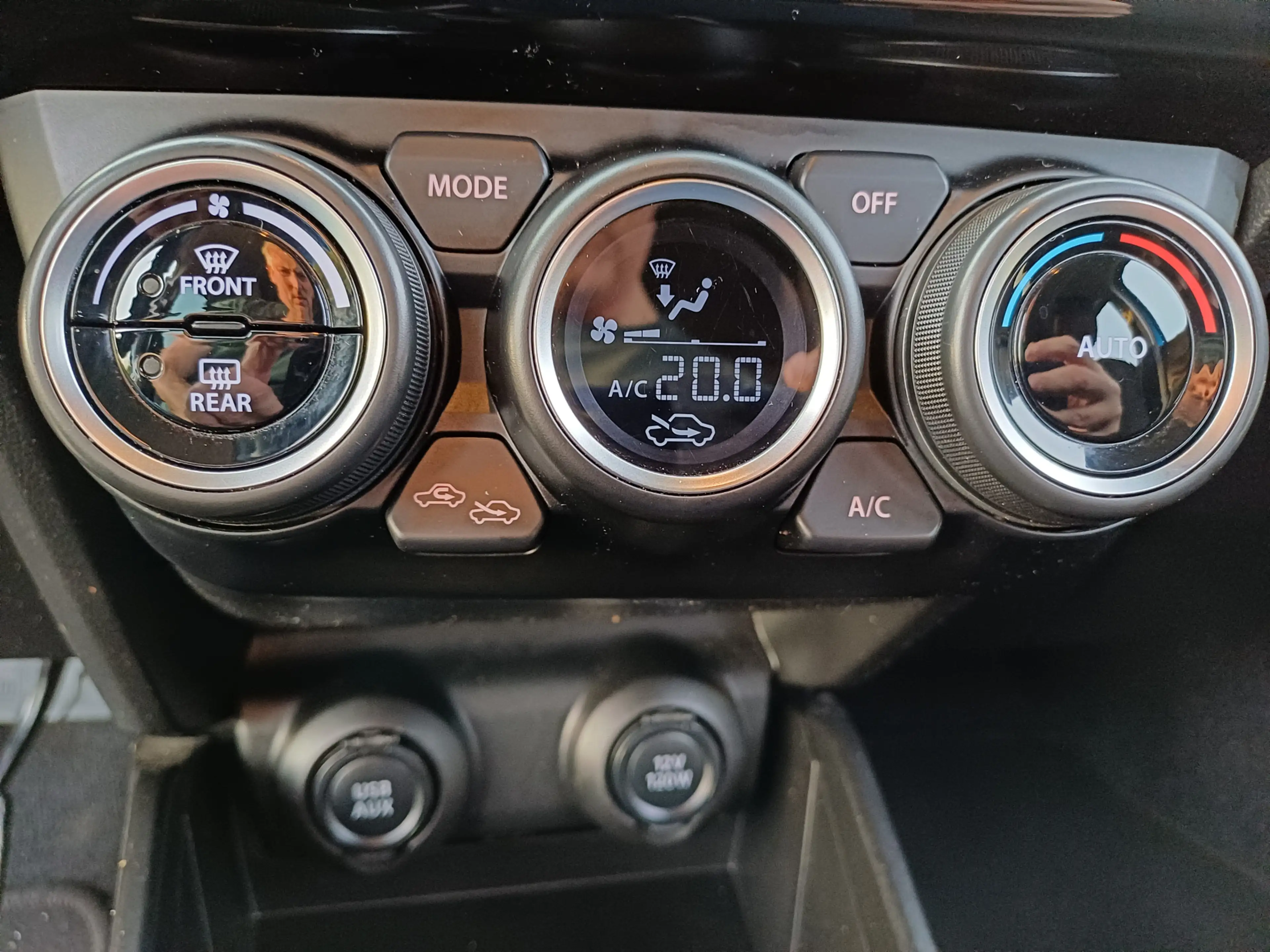 Suzuki Swift 1.0 Stijl Smart Hybrid /Clima/Cruise/Camera/Carpla — photo 31